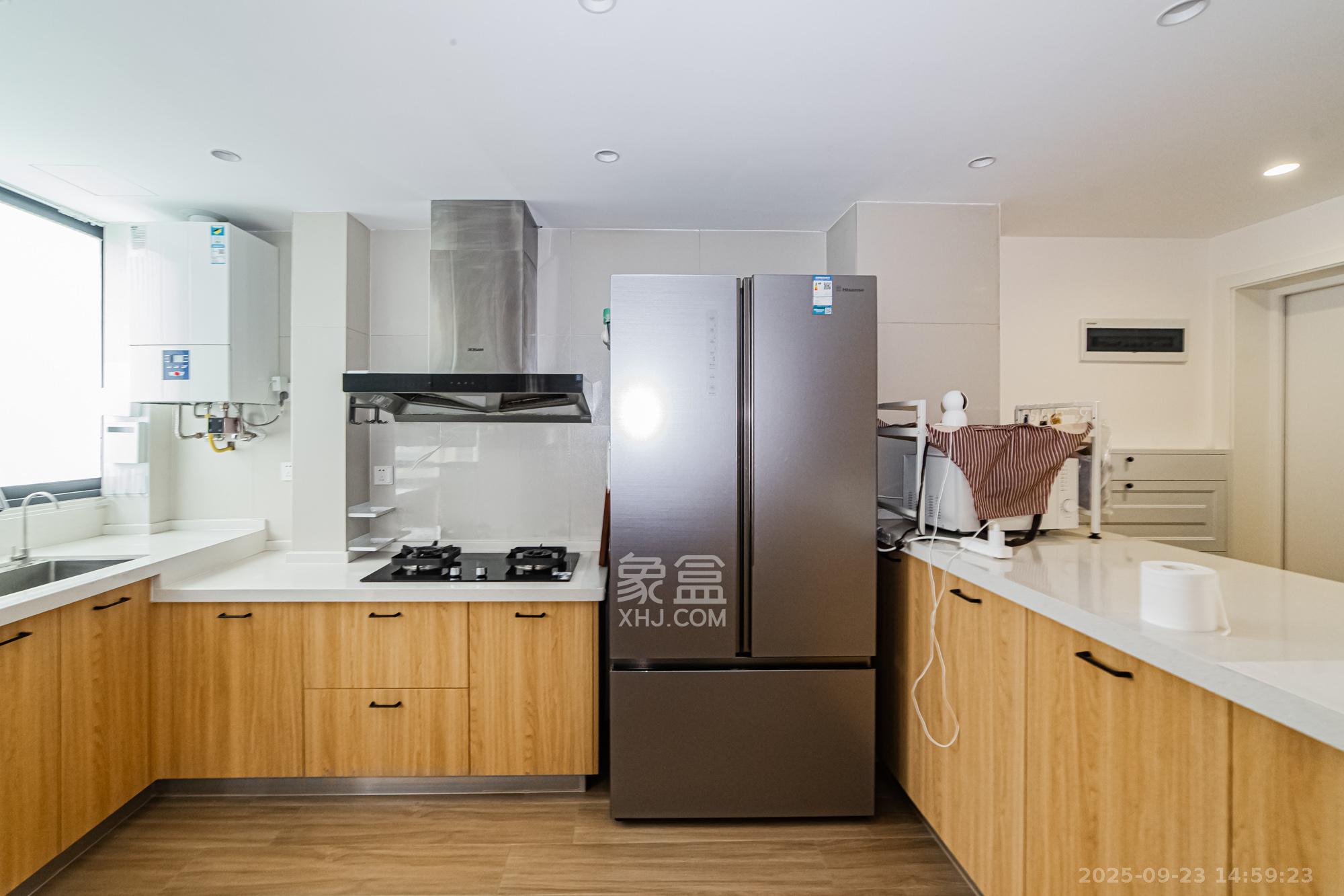 珠江花城一期桂苑 3室2厅1卫 110.0万 珠江花城一期桂苑 3室2厅1卫 110.0万厨房