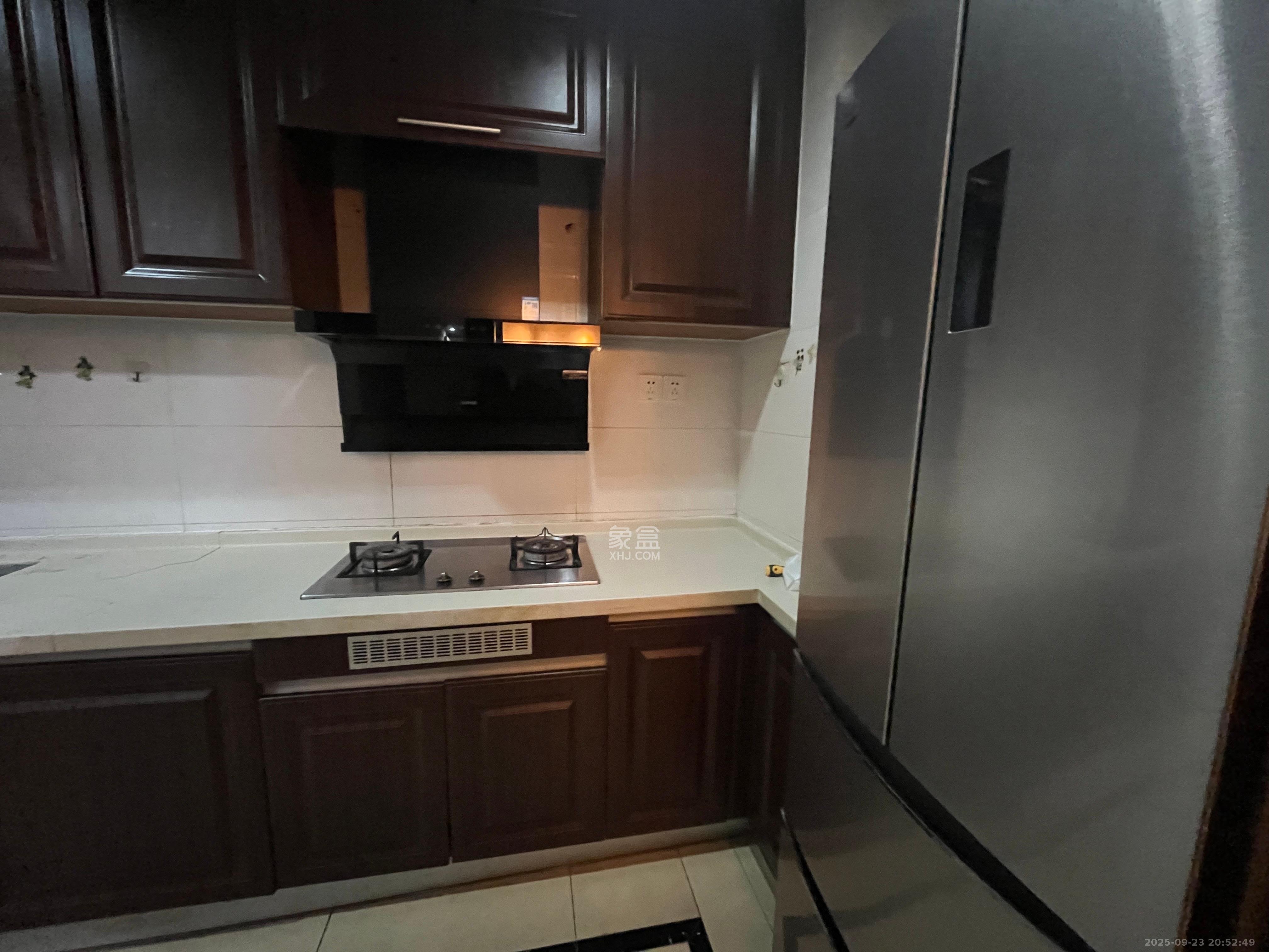 中海国际一期 3室2厅1卫 2400.0元/月 中海国际一期 3室2厅1卫 2400.0元/月室内图