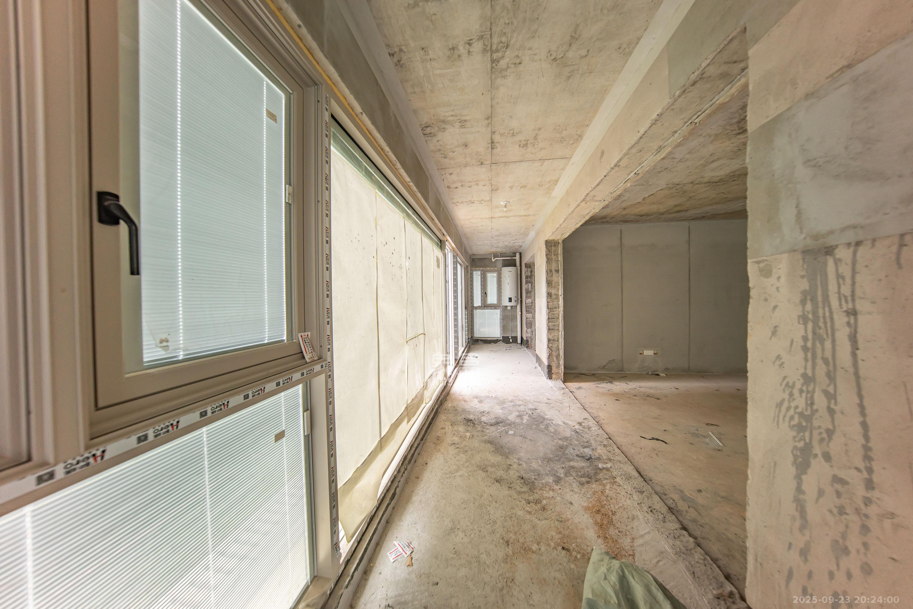 金茂长沙国际社区 6室3厅3卫 268.0万 金茂长沙国际社区 6室3厅3卫 268.0万阳台