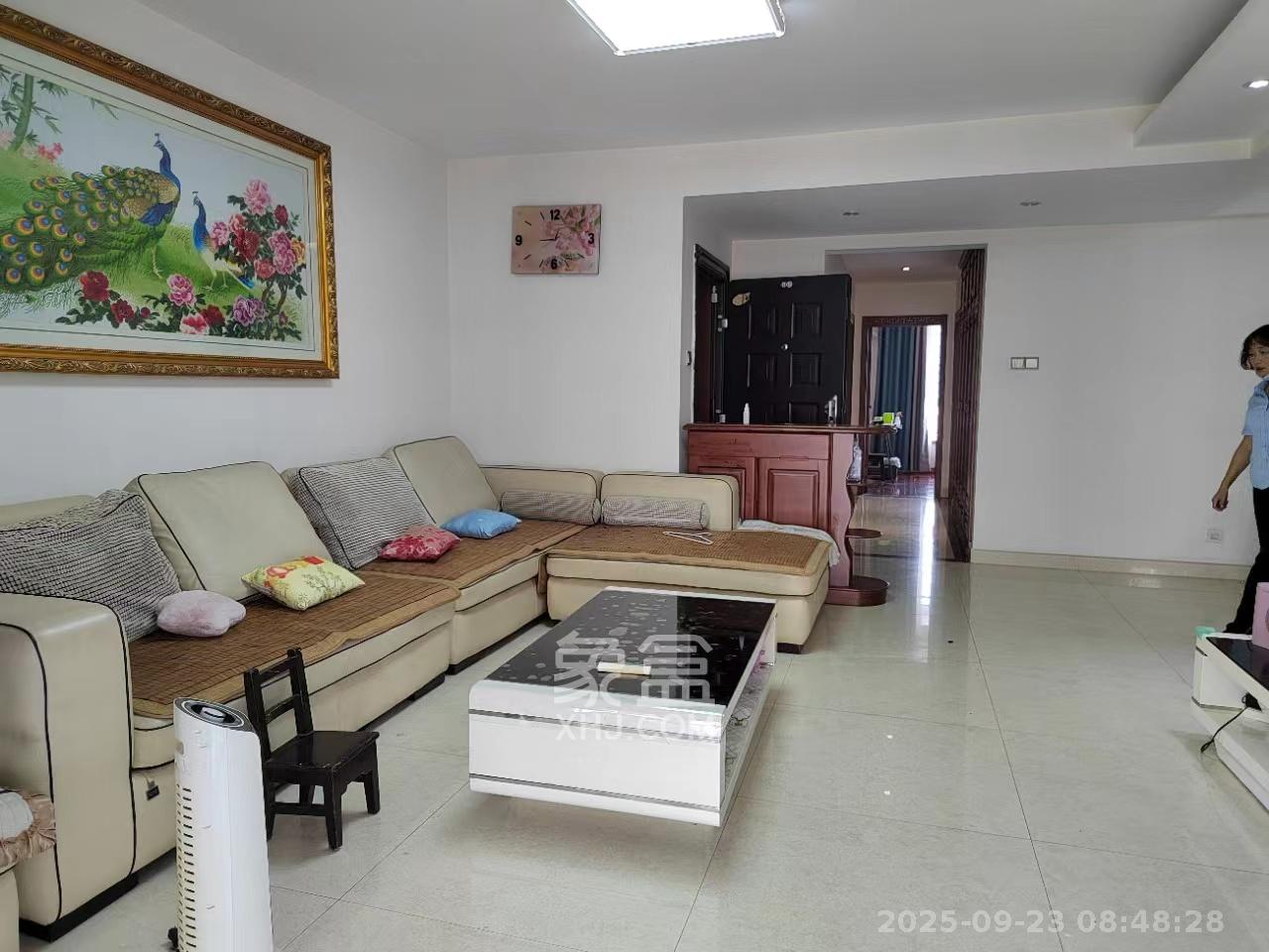 天翔新新家园 3室2厅2卫 2600.0元/月 天翔新新家园 3室2厅2卫 2600.0元/月室内图