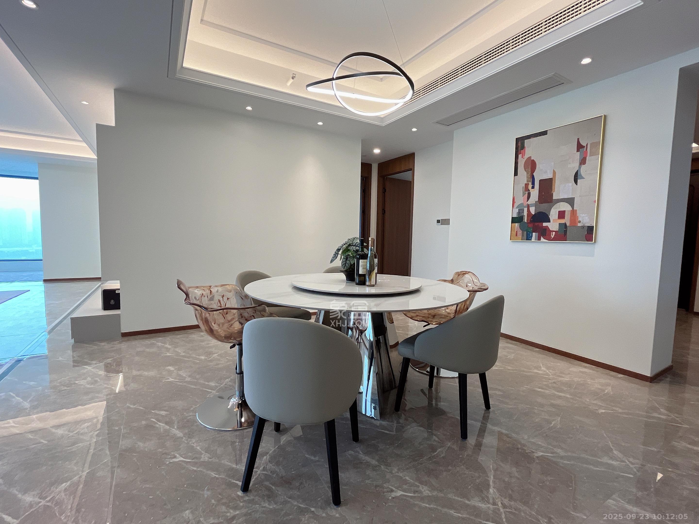 江山印 5室2厅3卫 24800.0元/月 江山印 5室2厅3卫 24800.0元/月室内图