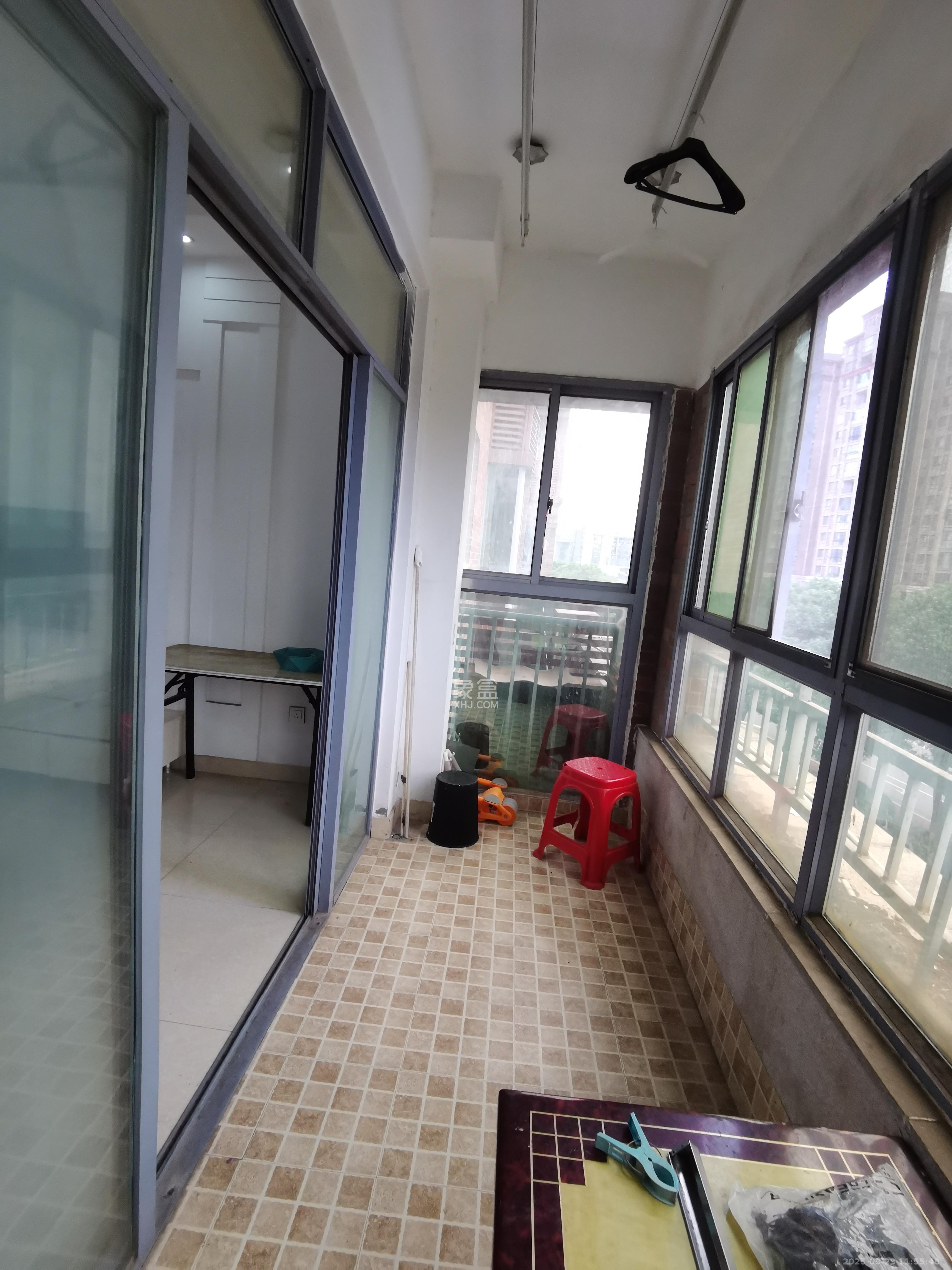 夏威夷碧水春城（碧桂园城市花园）  3室2厅1卫   1800.00元/月室内图