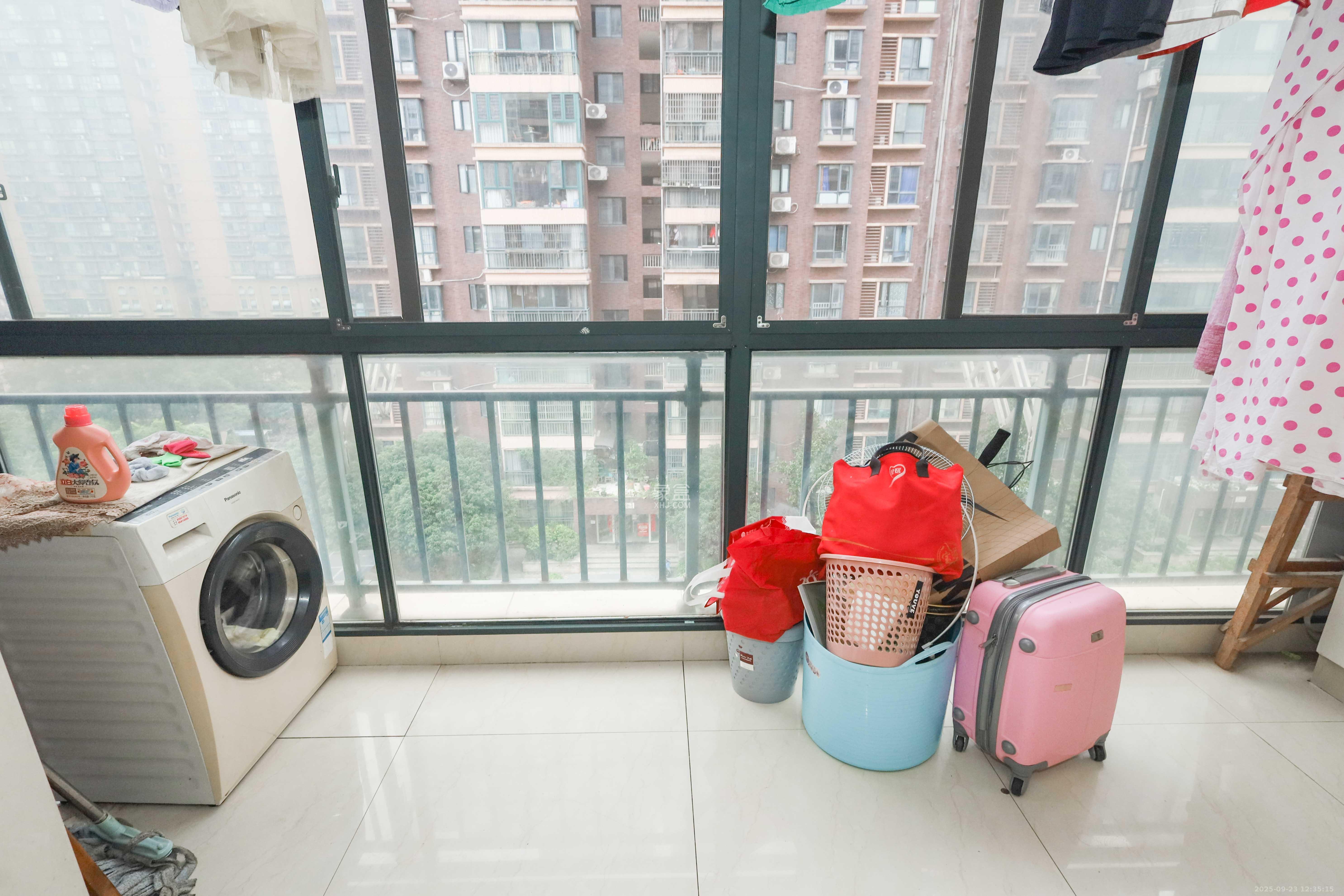 麓谷公馆(涉外国际公馆) 2室0厅0卫 55.0万 麓谷公馆(涉外国际公馆) 2室0厅0卫 55.0万阳台