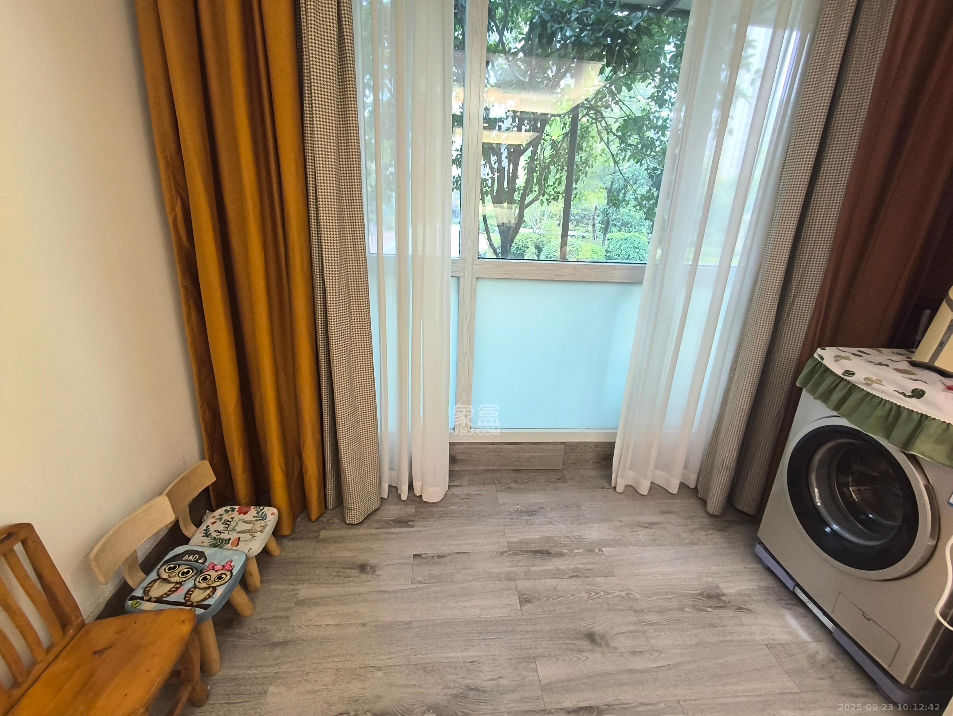 奥克斯滨仕花园（奥克斯洋湖广场/奥克斯中心）  3室2厅1卫    3300.0元/月室内图