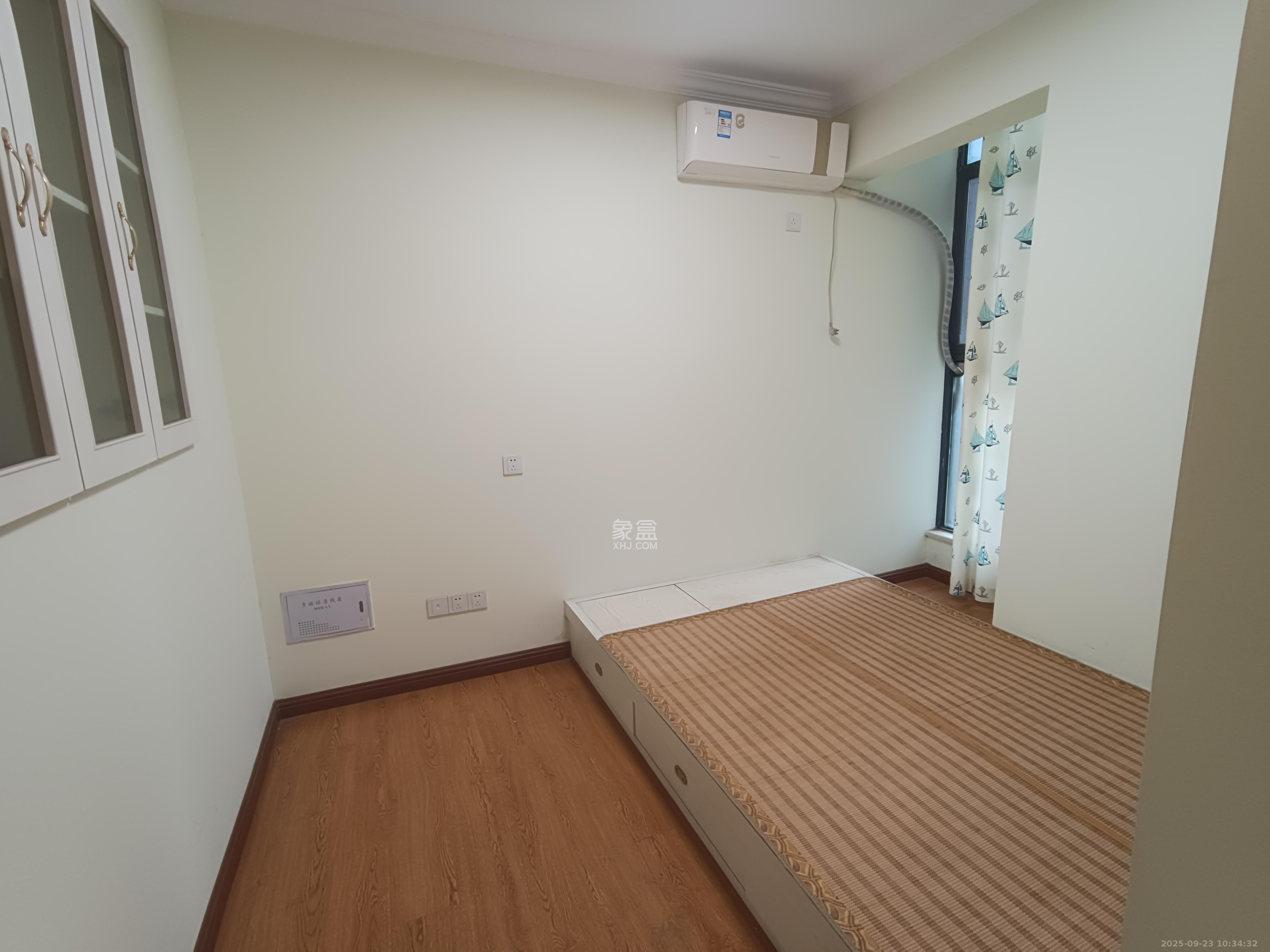 邦盛水岸御园  3室2厅2卫    1960.0元/月室内图