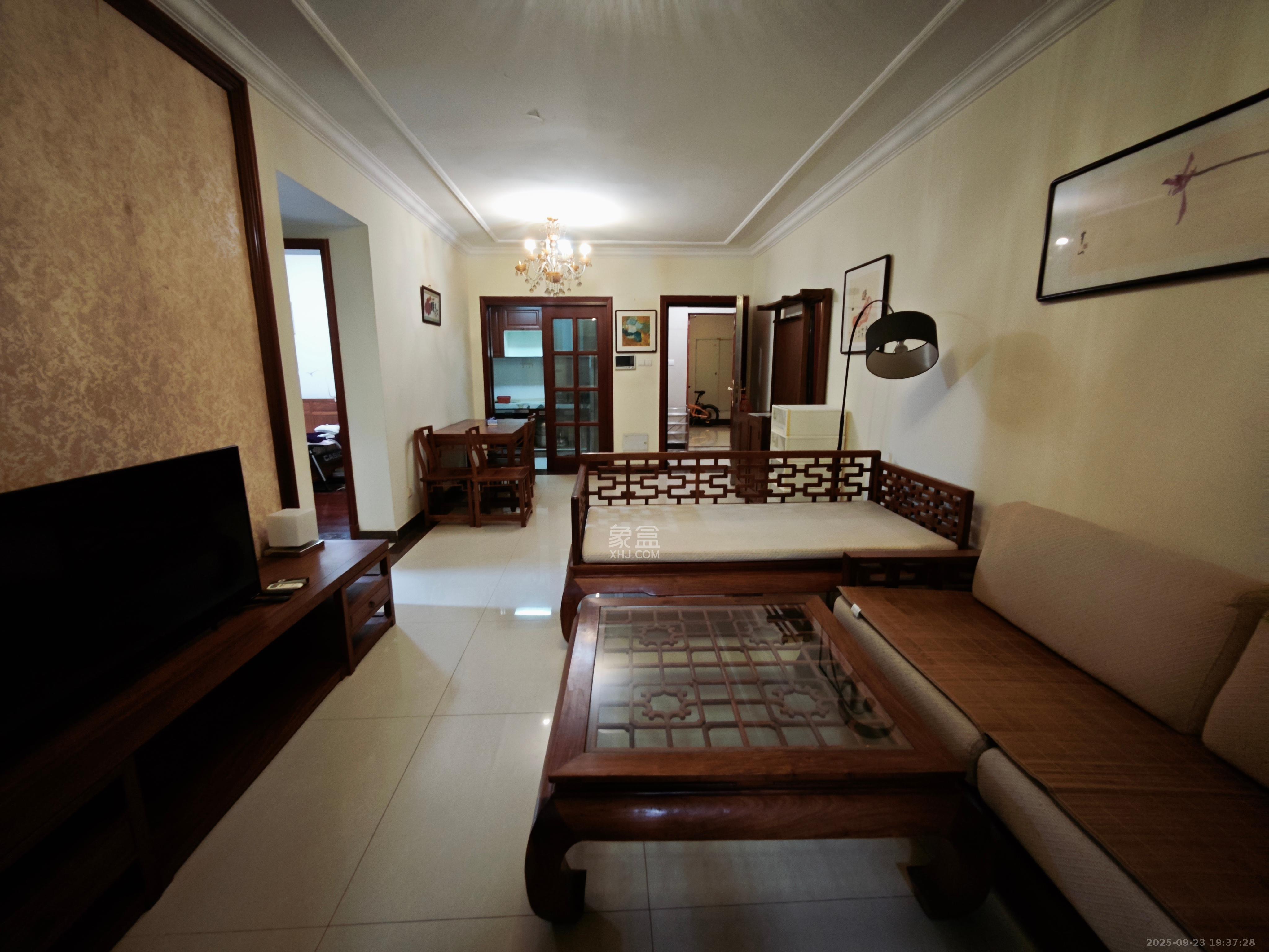 恒大华府 2室2厅2卫 2400.0元/月 恒大华府 2室2厅2卫 2400.0元/月室内图