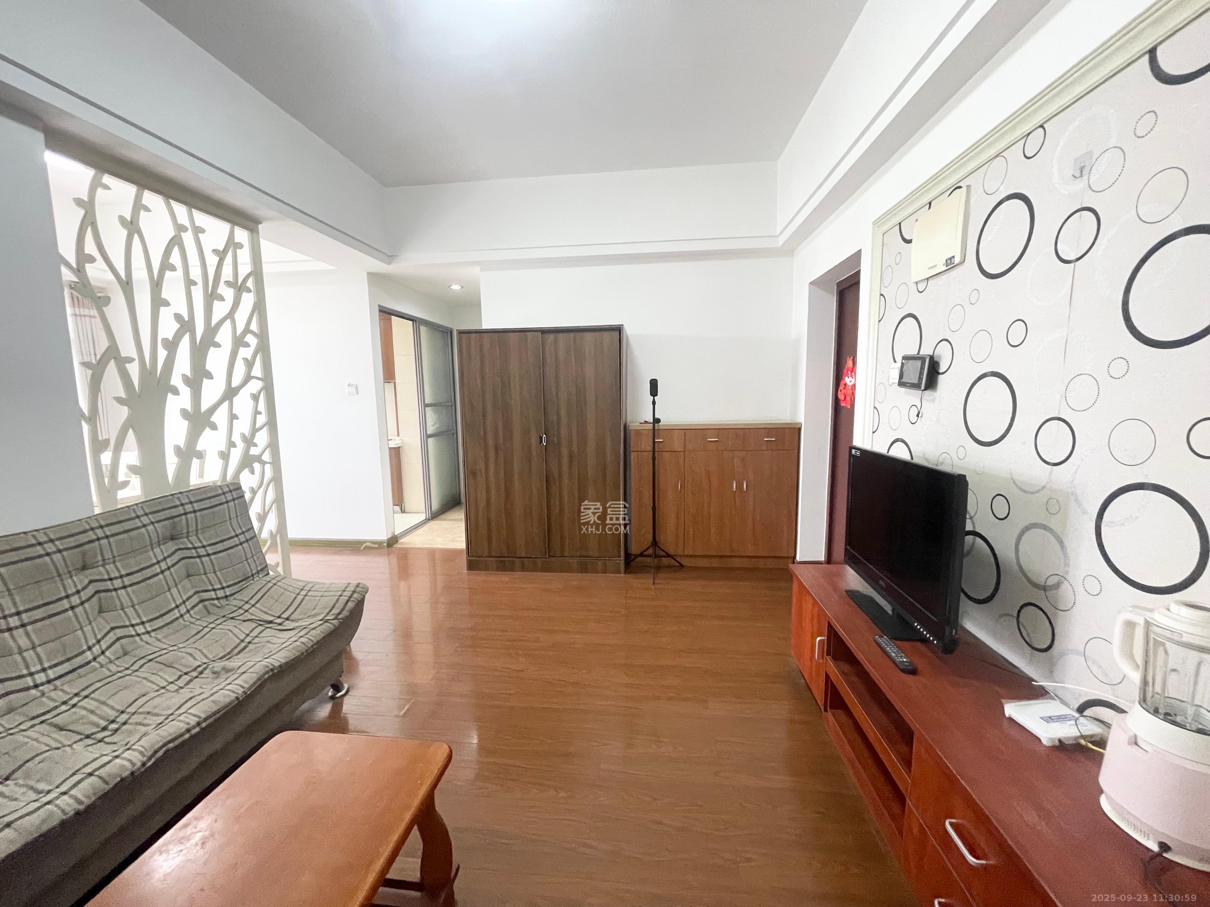 环宇天地、中海地产(中信城市广场二期) 2室1厅1卫 1700.0元/月 环宇天地、中海地产(中信城市广场二期) 2室1厅1卫 1700.0元/月室内图