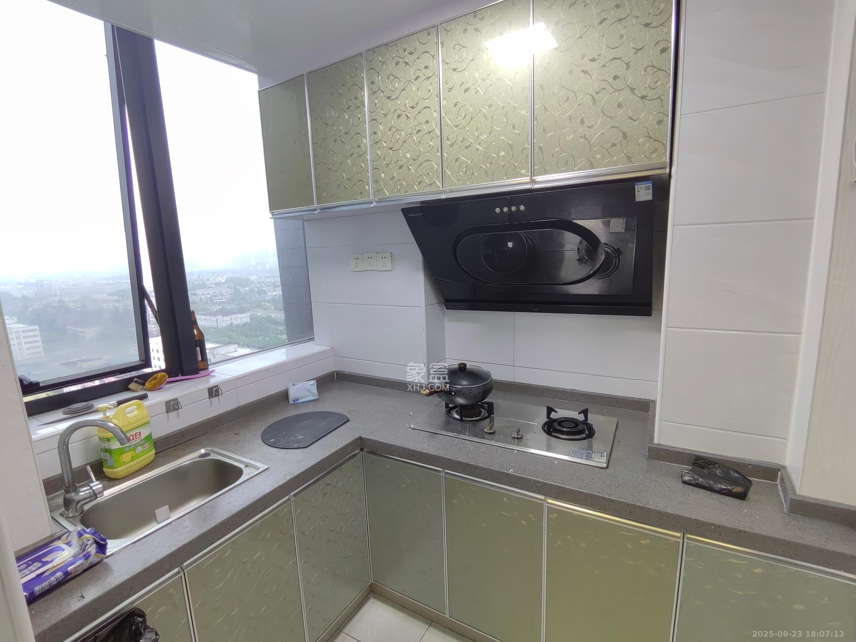 未来漫城 1室1厅1卫 1500.0元/月 未来漫城 1室1厅1卫 1500.0元/月室内图