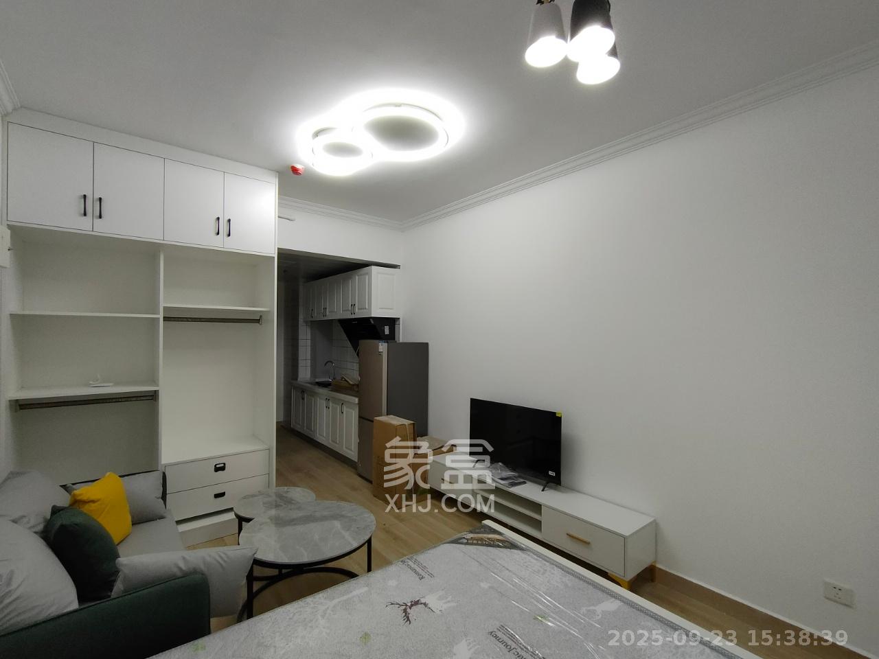 碧桂园城市之光  1室1厅1卫    1600.0元/月室内图