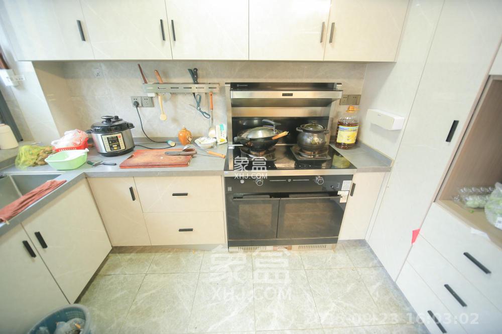 清溪川九号 3室2厅2卫 3500.0元/月 清溪川九号 3室2厅2卫 3500.0元/月室内图