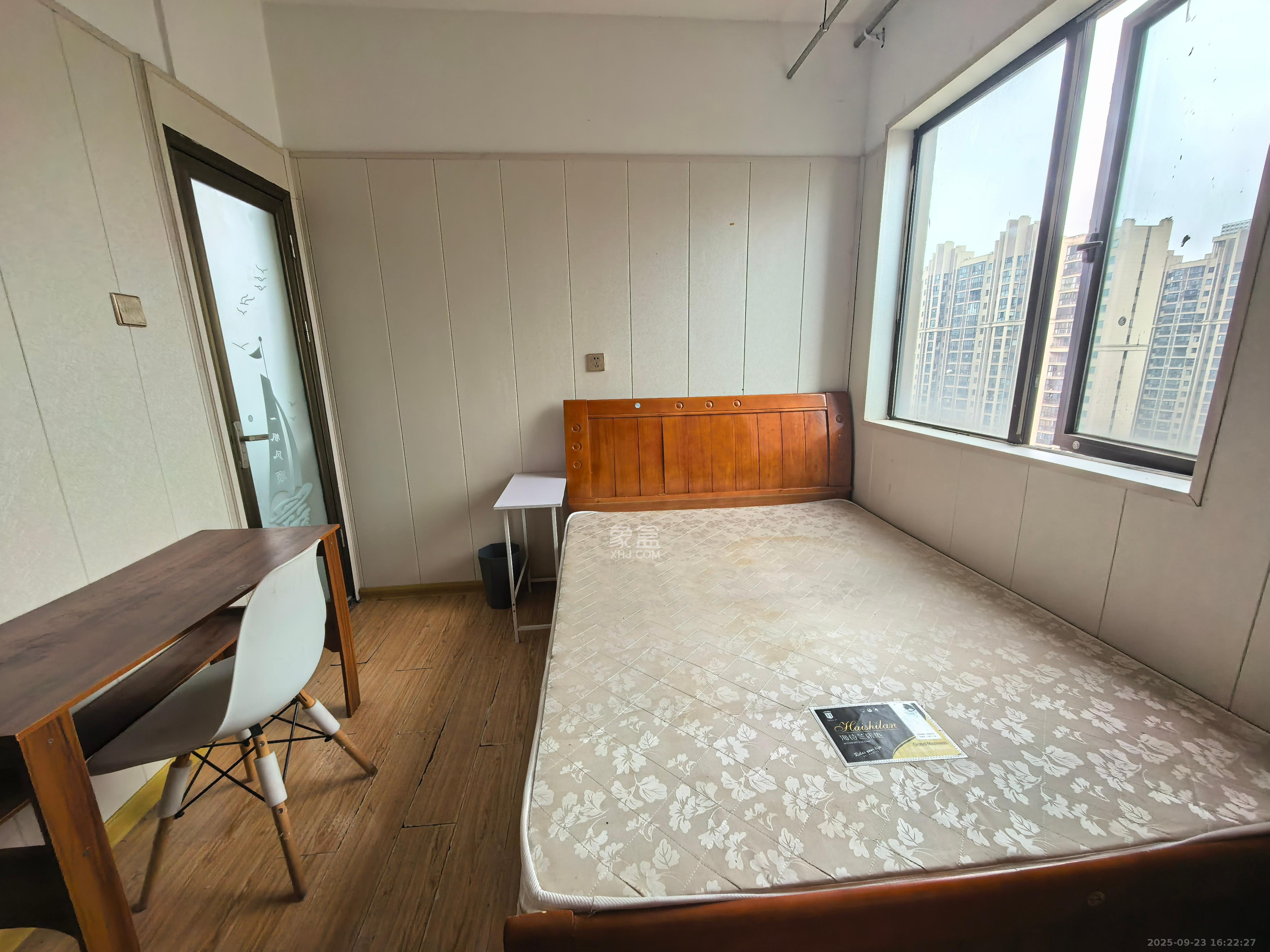 华润置地广场二期 3室2厅3卫 2000.0元/月 华润置地广场二期 3室2厅3卫 2000.0元/月室内图