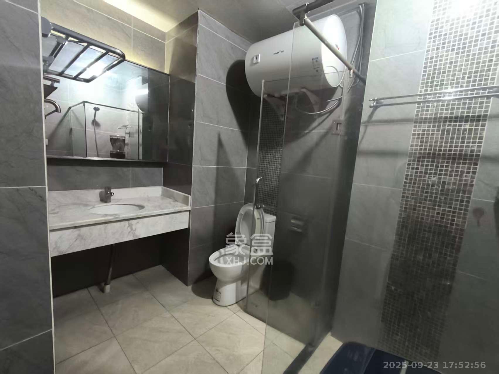 潇湘名城(新里程潇湘名城)  2室2厅1卫    2000.0元/月 潇湘名城(新里程潇湘名城)  2室2厅1卫    2000.0元/月室内图