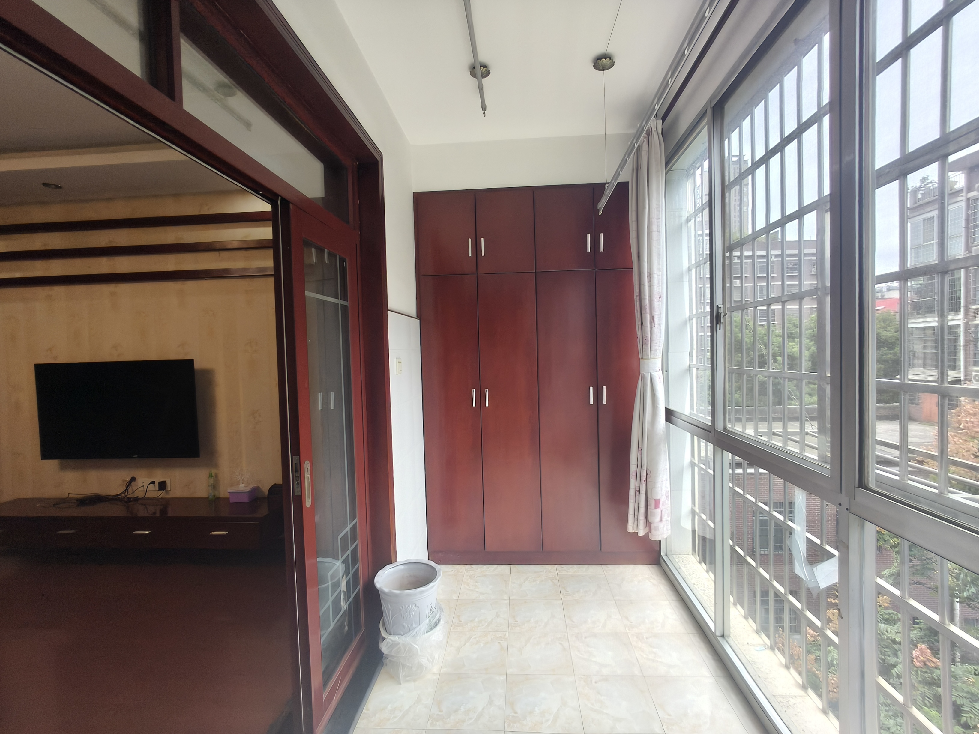 水木华庭 3室2厅2卫 60.0万 水木华庭 3室2厅2卫 60.0万阳台