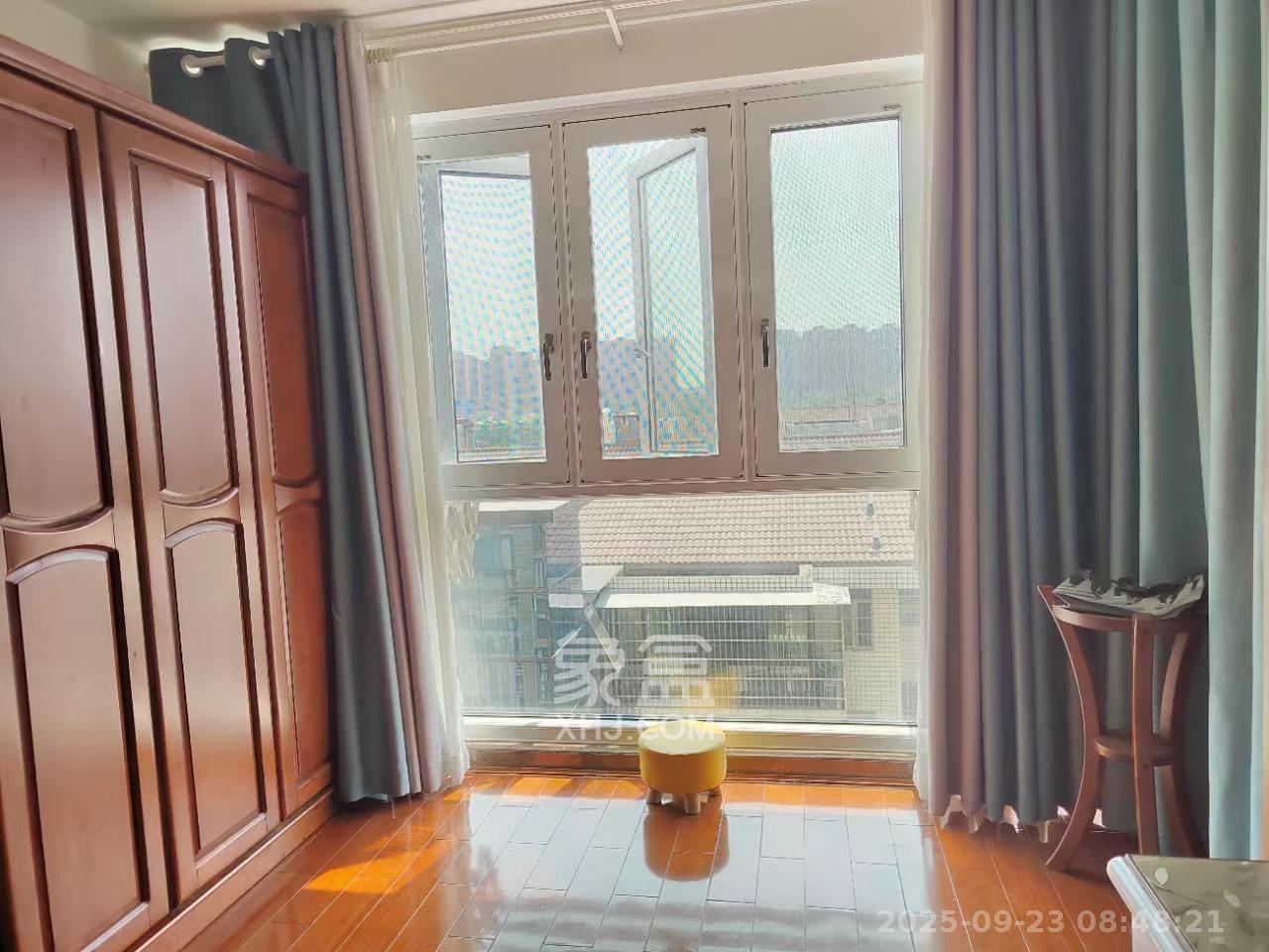 天翔新新家园 3室2厅2卫 2600.0元/月 天翔新新家园 3室2厅2卫 2600.0元/月室内图