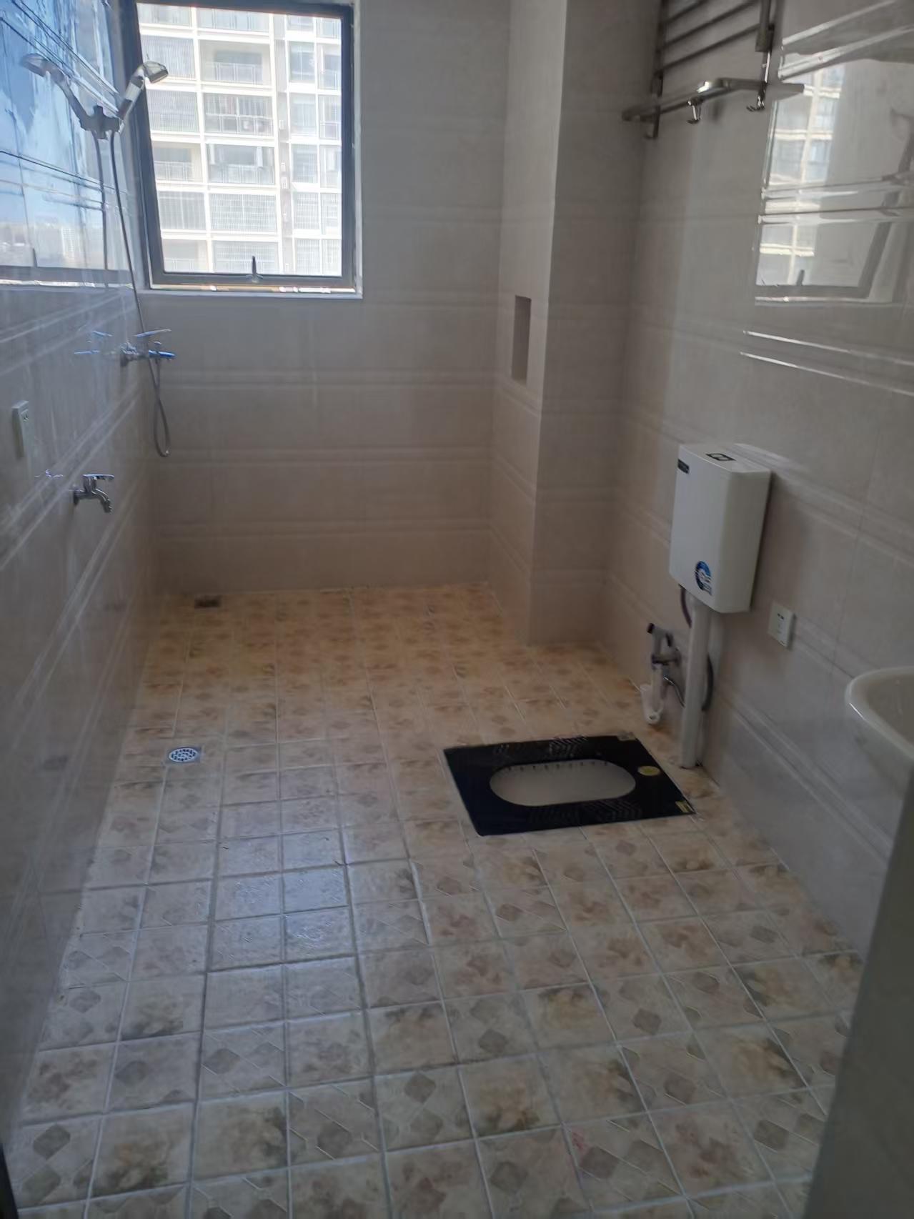 丘海警苑小区 3室2厅1卫 3000.0元/月 丘海警苑小区 3室2厅1卫 3000.0元/月室内图