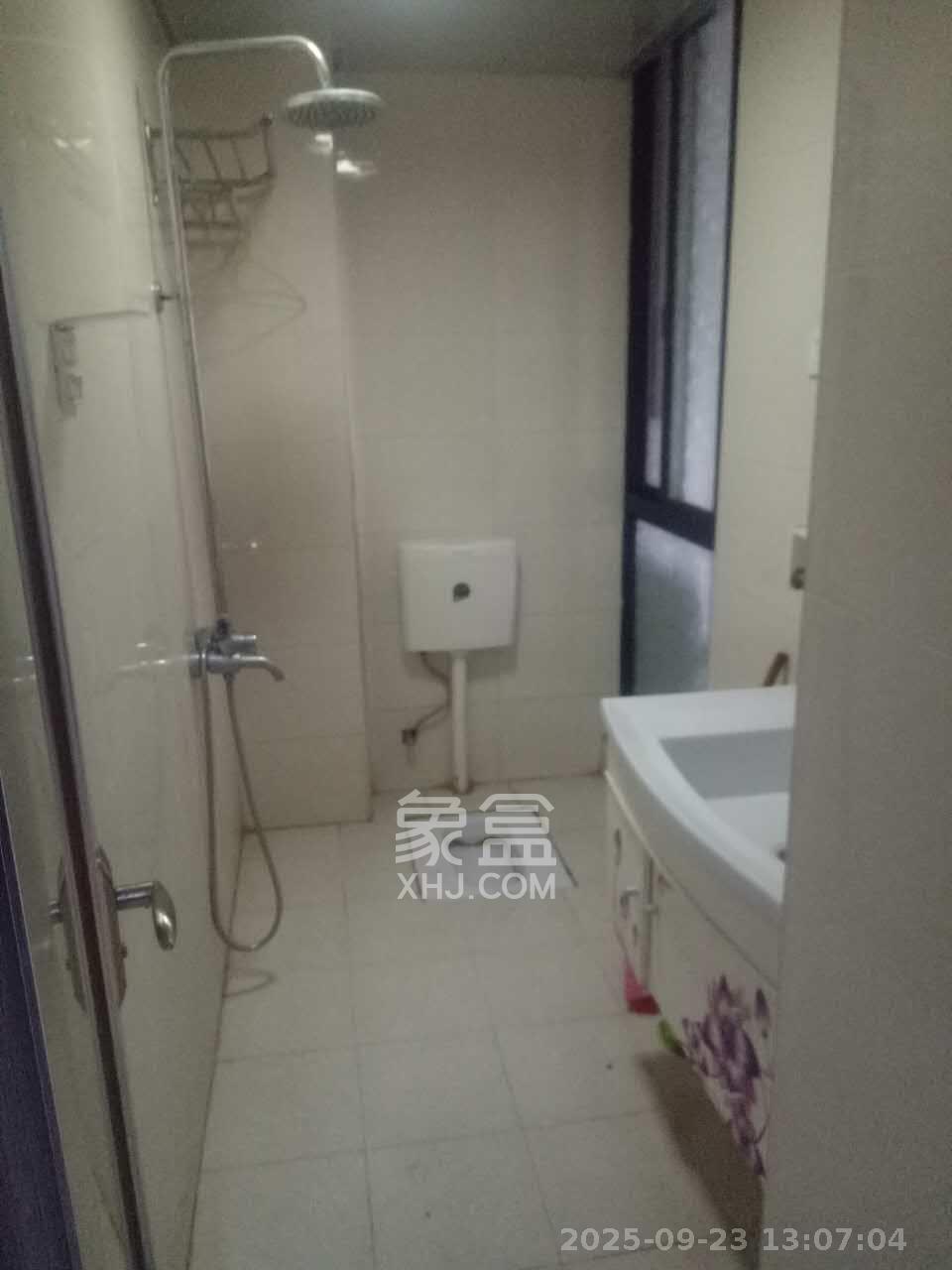 百纳广场(百纳公寓) 2室1厅1卫 2200.0元/月 百纳广场(百纳公寓) 2室1厅1卫 2200.0元/月室内图