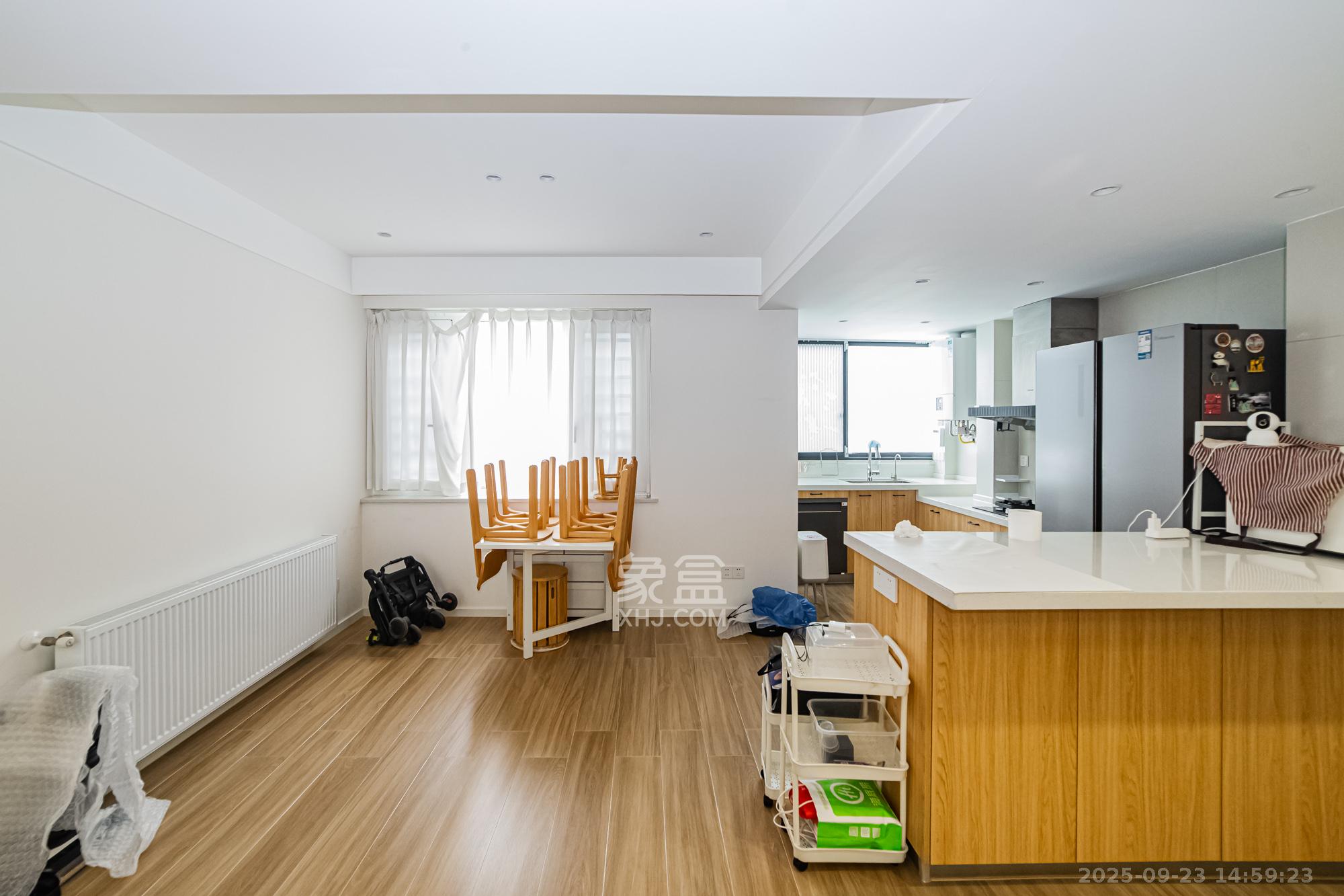 珠江花城一期桂苑 3室2厅1卫 110.0万 珠江花城一期桂苑 3室2厅1卫 110.0万客厅