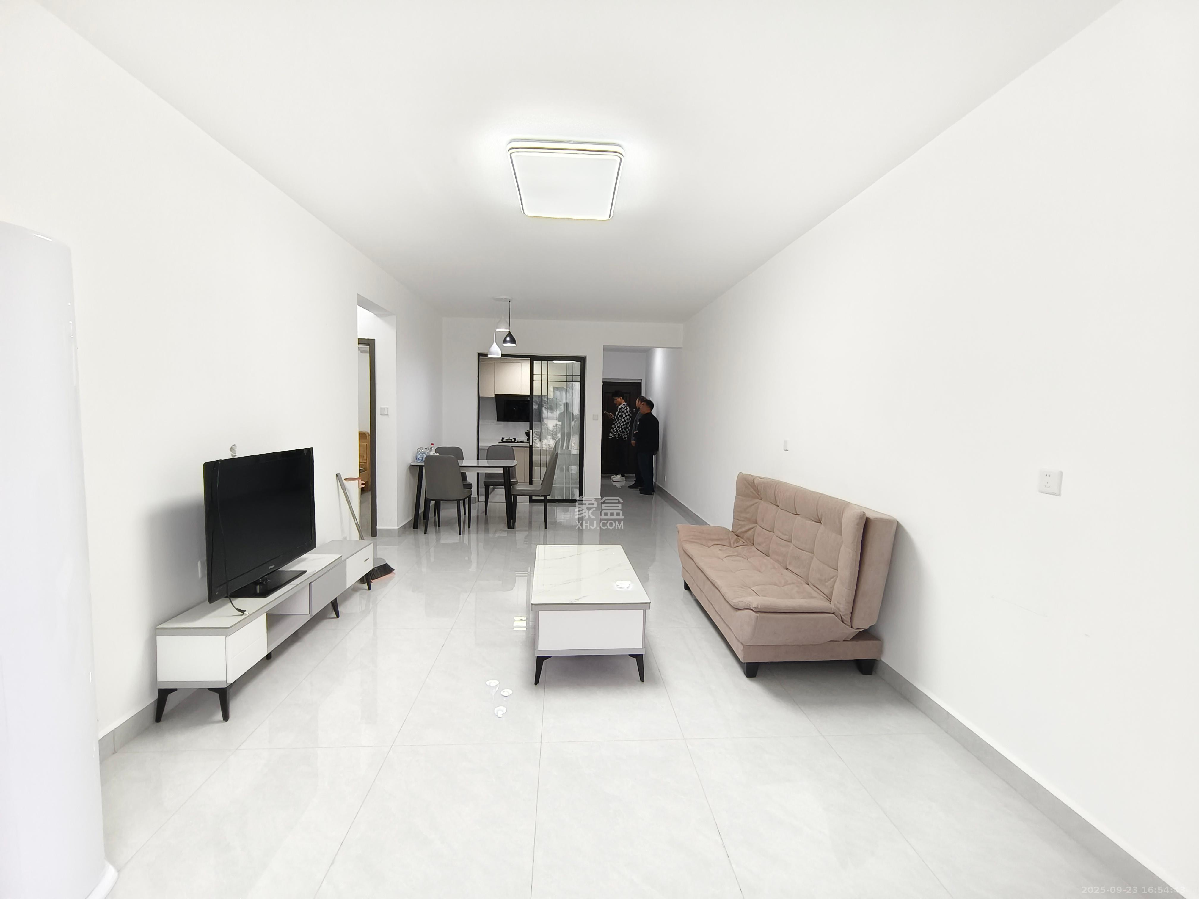 天城国际广场  3室2厅1卫    3000.0元/月室内图