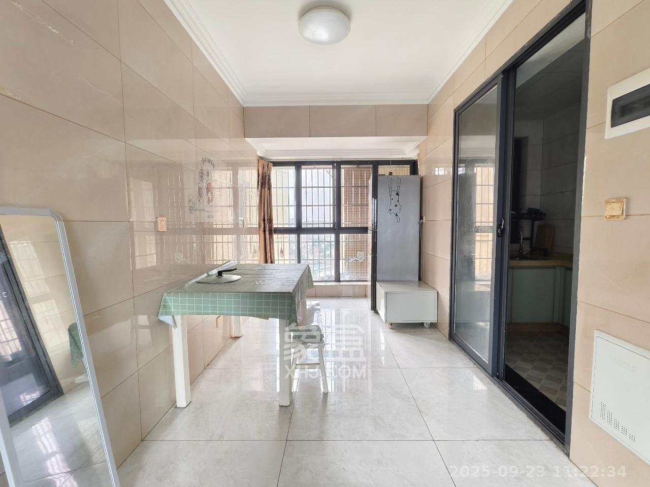 叠彩兰亭 3室2厅1卫 2500.0元/月 叠彩兰亭 3室2厅1卫 2500.0元/月室内图