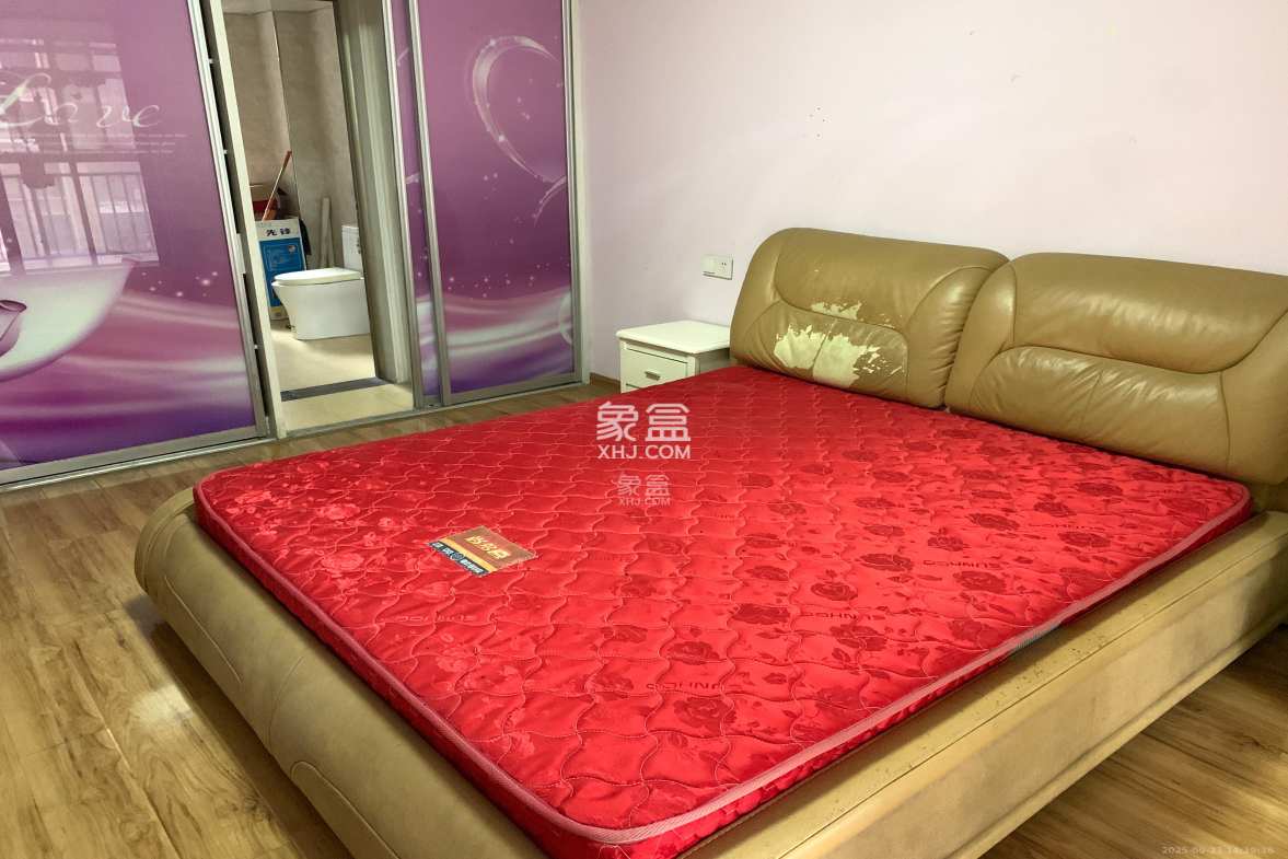 水岸世景  3室2厅2卫    2200.0元/月 水岸世景  3室2厅2卫    2200.0元/月室内图