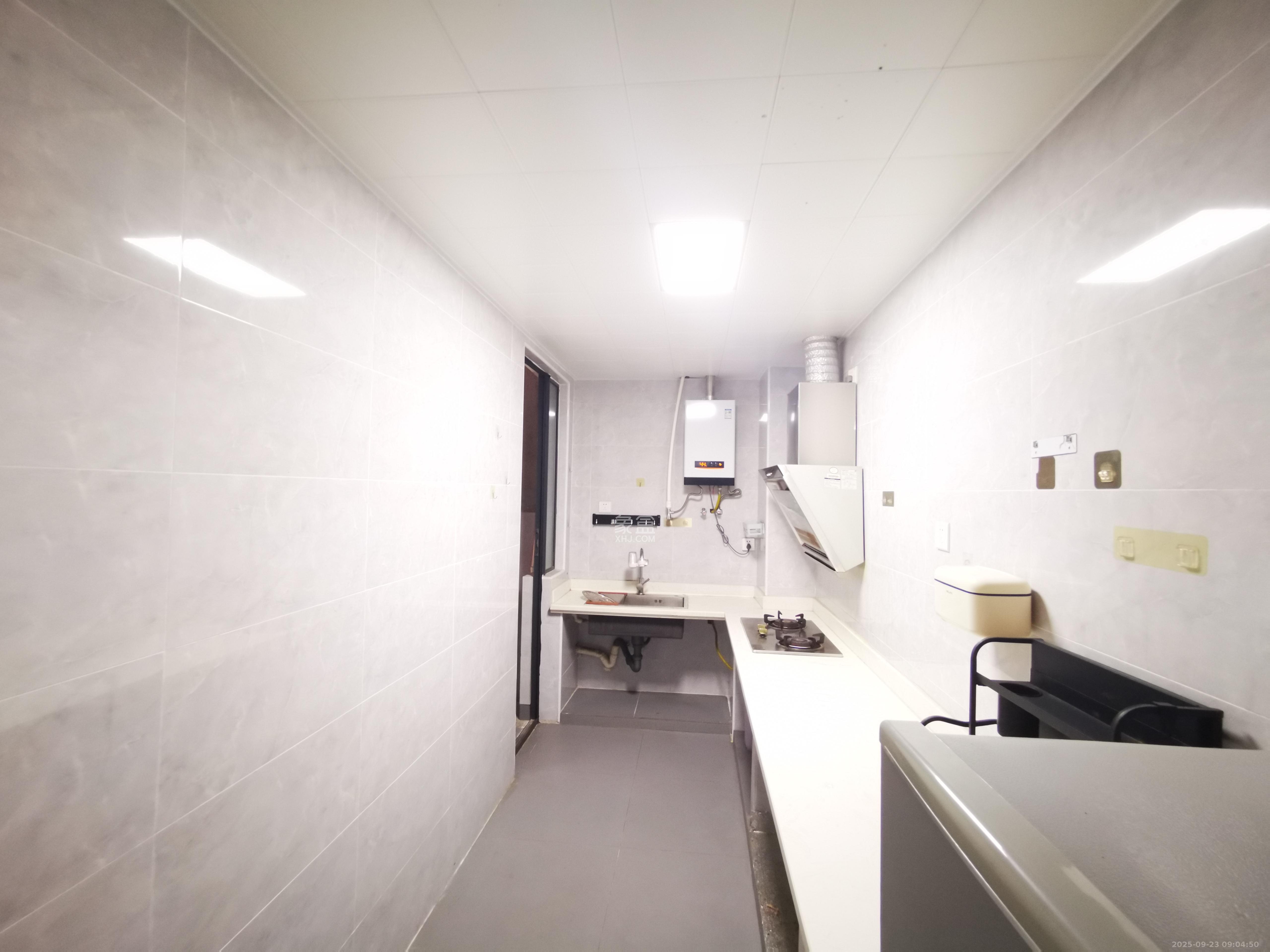 保利麓谷林语A区 2室2厅1卫 2100.0元/月 保利麓谷林语A区 2室2厅1卫 2100.0元/月室内图