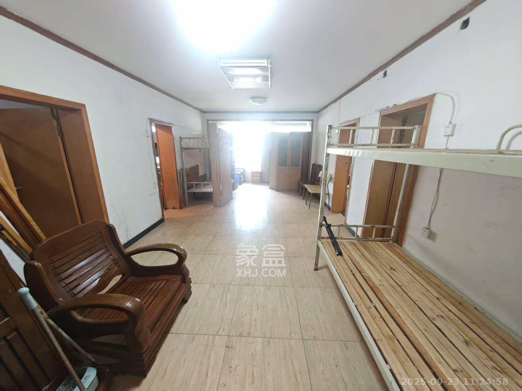 朗公街6号  3室2厅1卫    2800.0元/月室内图