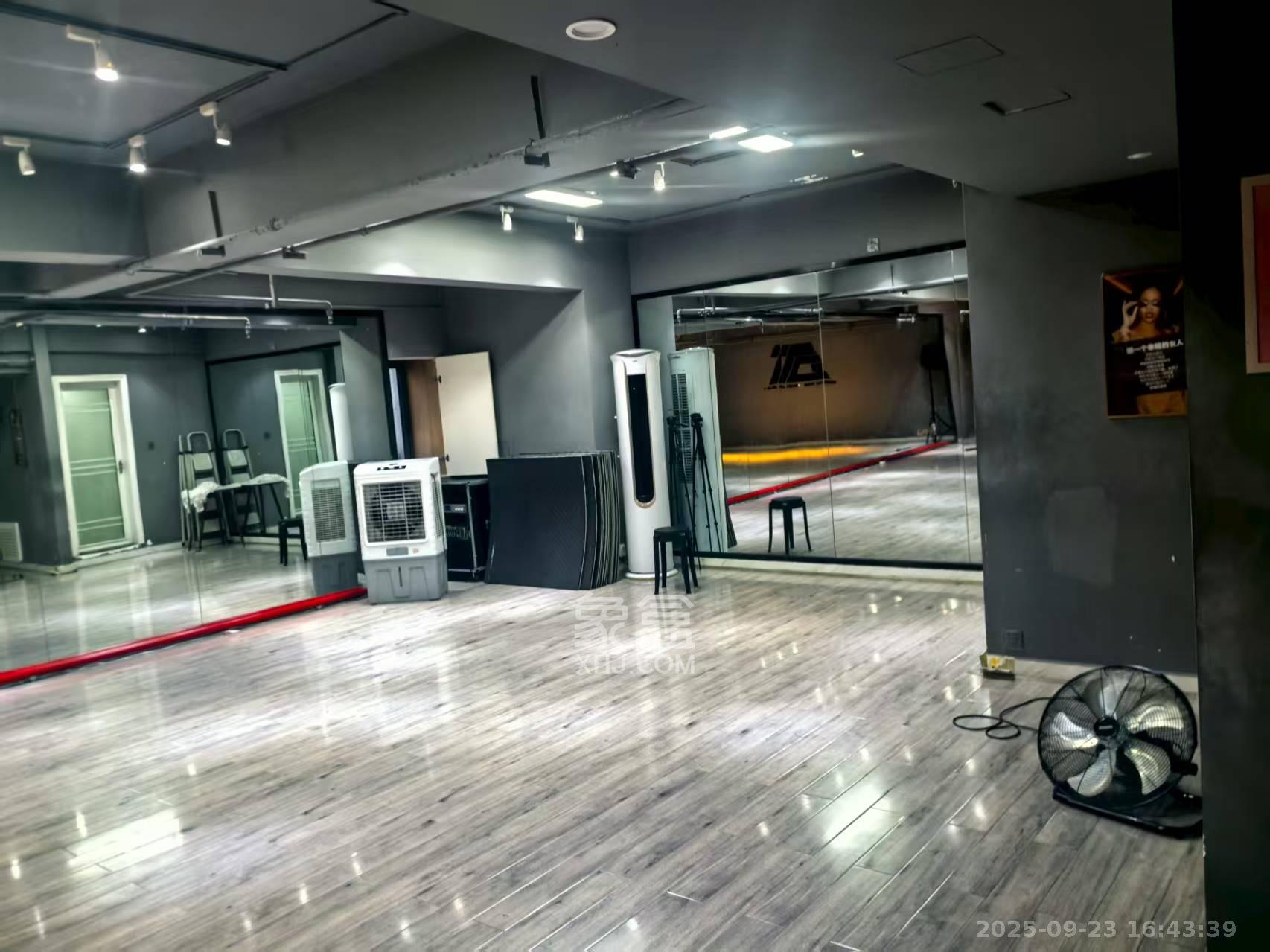 英祥春天 1室1厅1卫 5000.0元/月 英祥春天 1室1厅1卫 5000.0元/月室内图