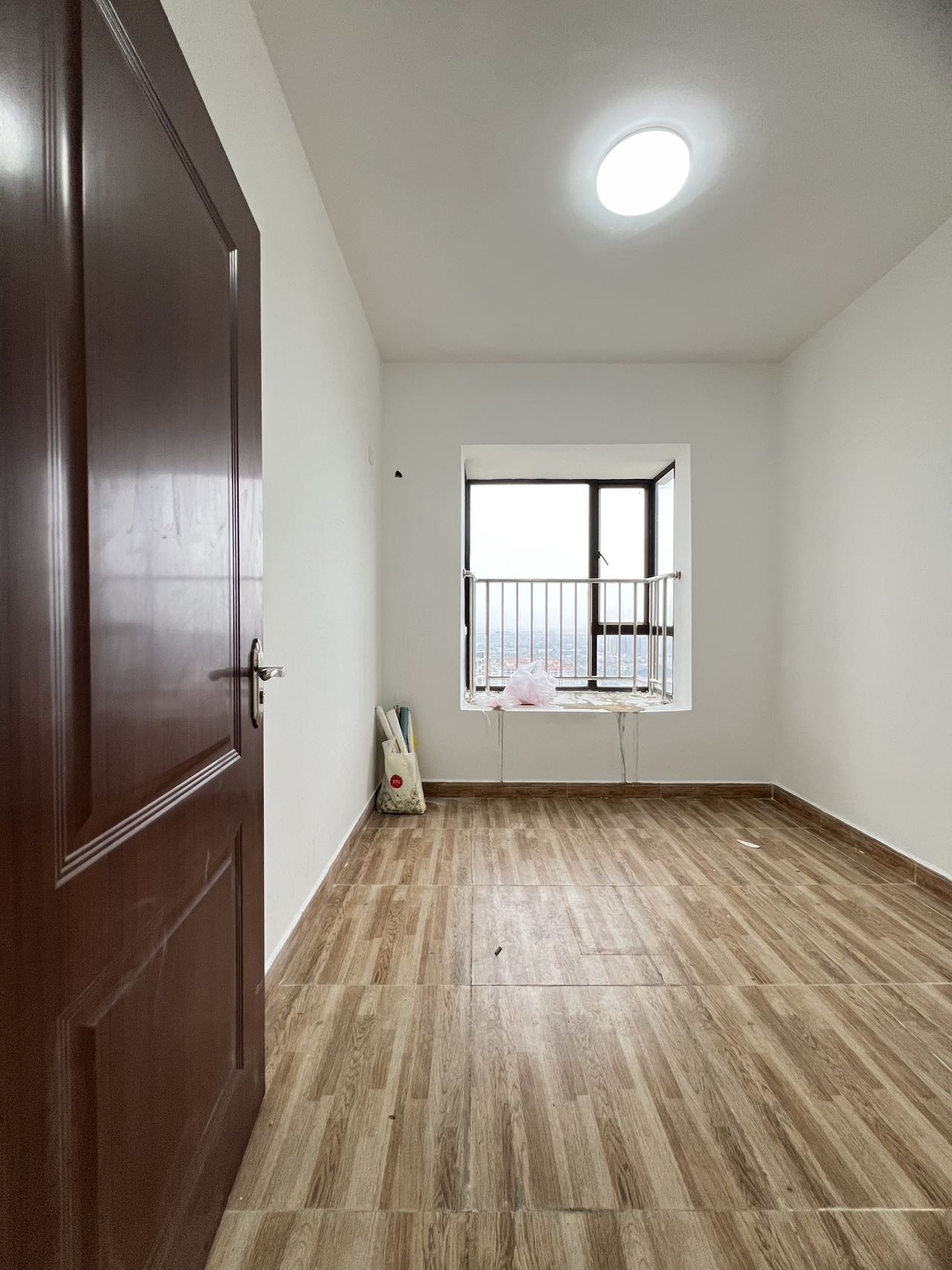 新琼雅苑 4室2厅2卫 135.0万 新琼雅苑 4室2厅2卫 135.0万客厅