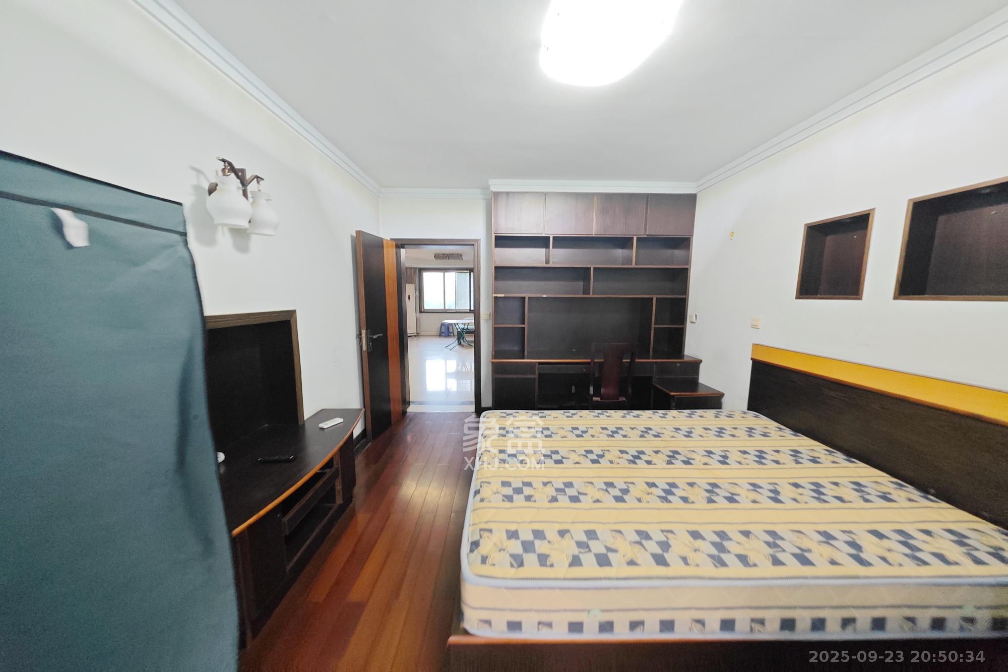 赤岗苑  3室2厅2卫    66.0万卧室