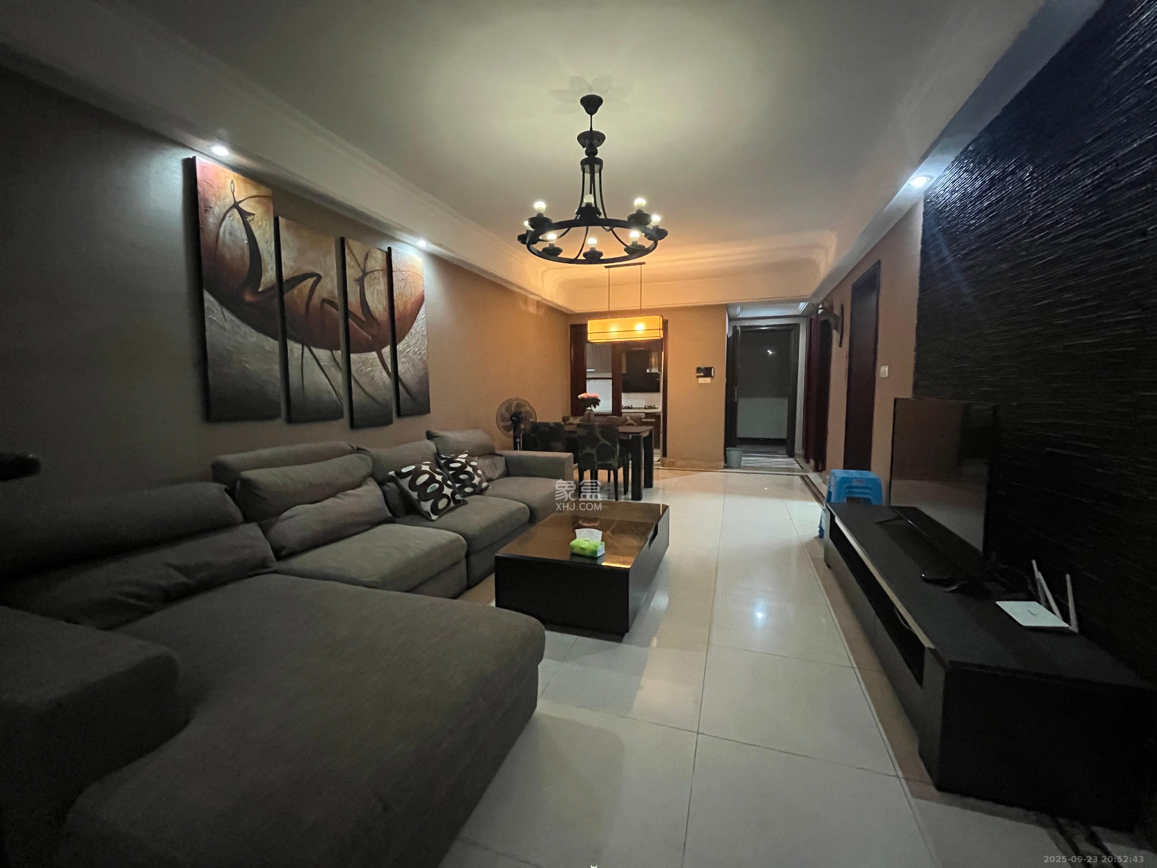 中海国际一期 3室2厅1卫 2400.0元/月 中海国际一期 3室2厅1卫 2400.0元/月室内图