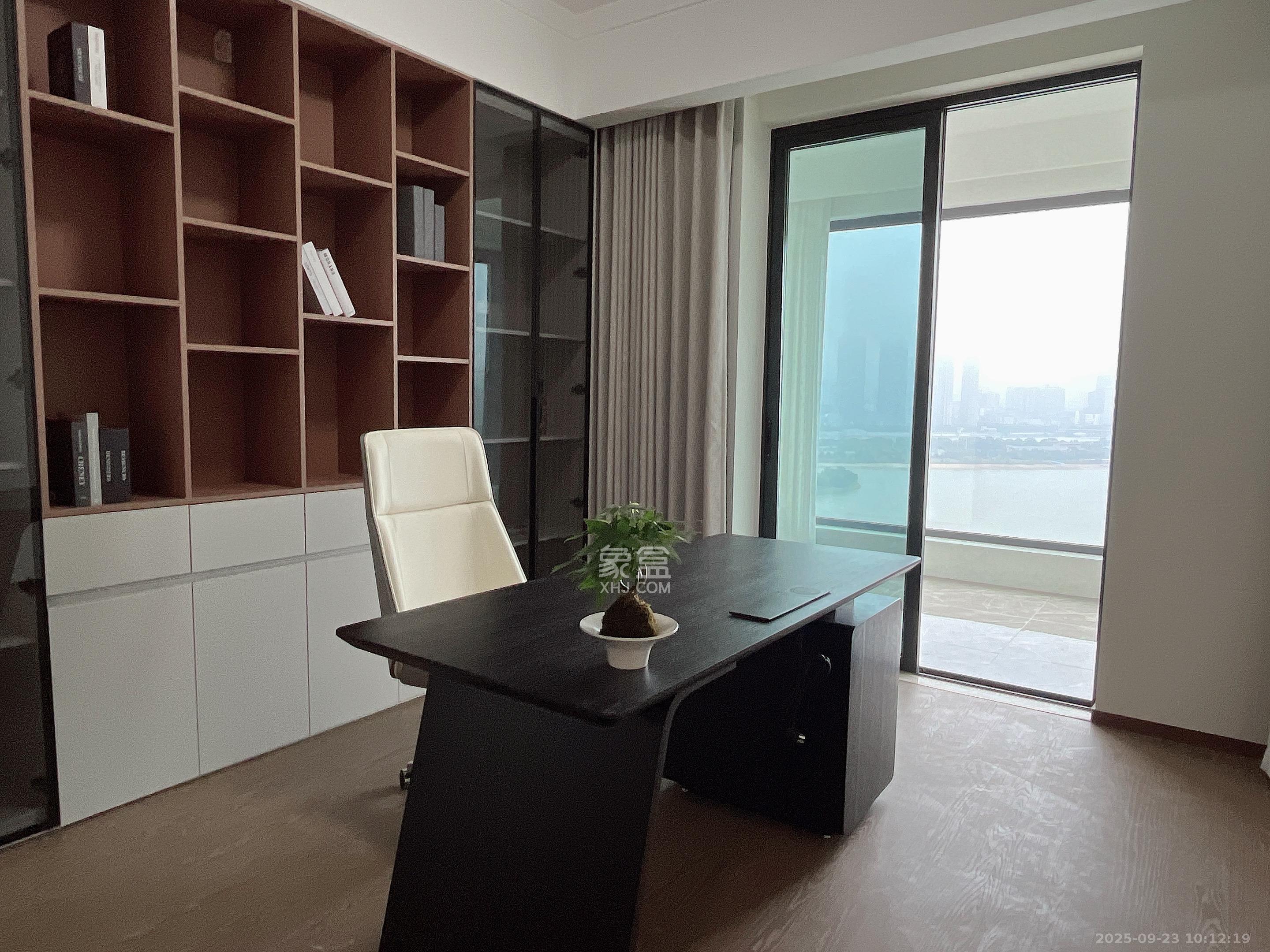 江山印  5室2厅3卫    24800.0元/月室内图