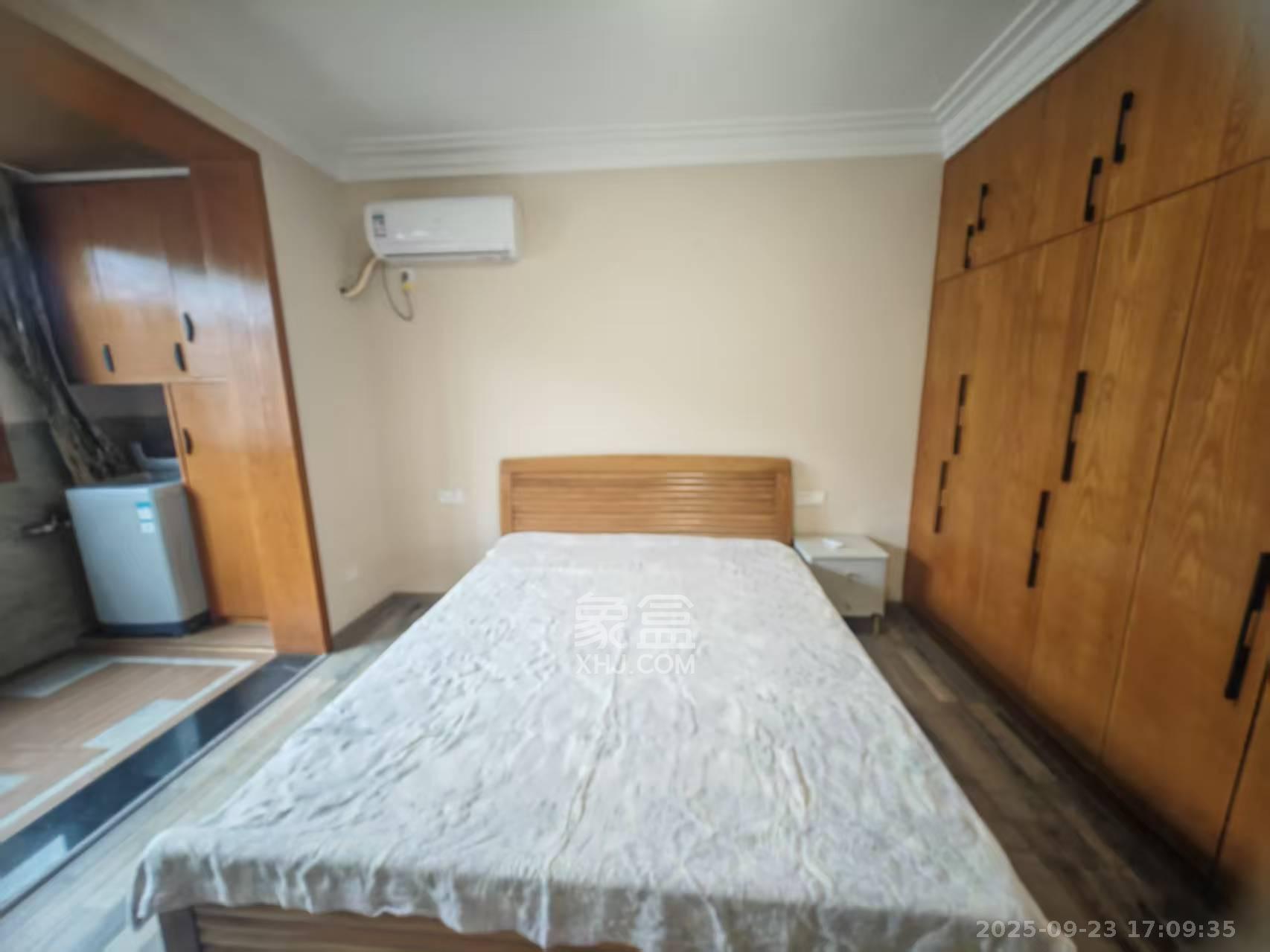 武警医院家属区  3室2厅1卫    3100.0元/月室内图