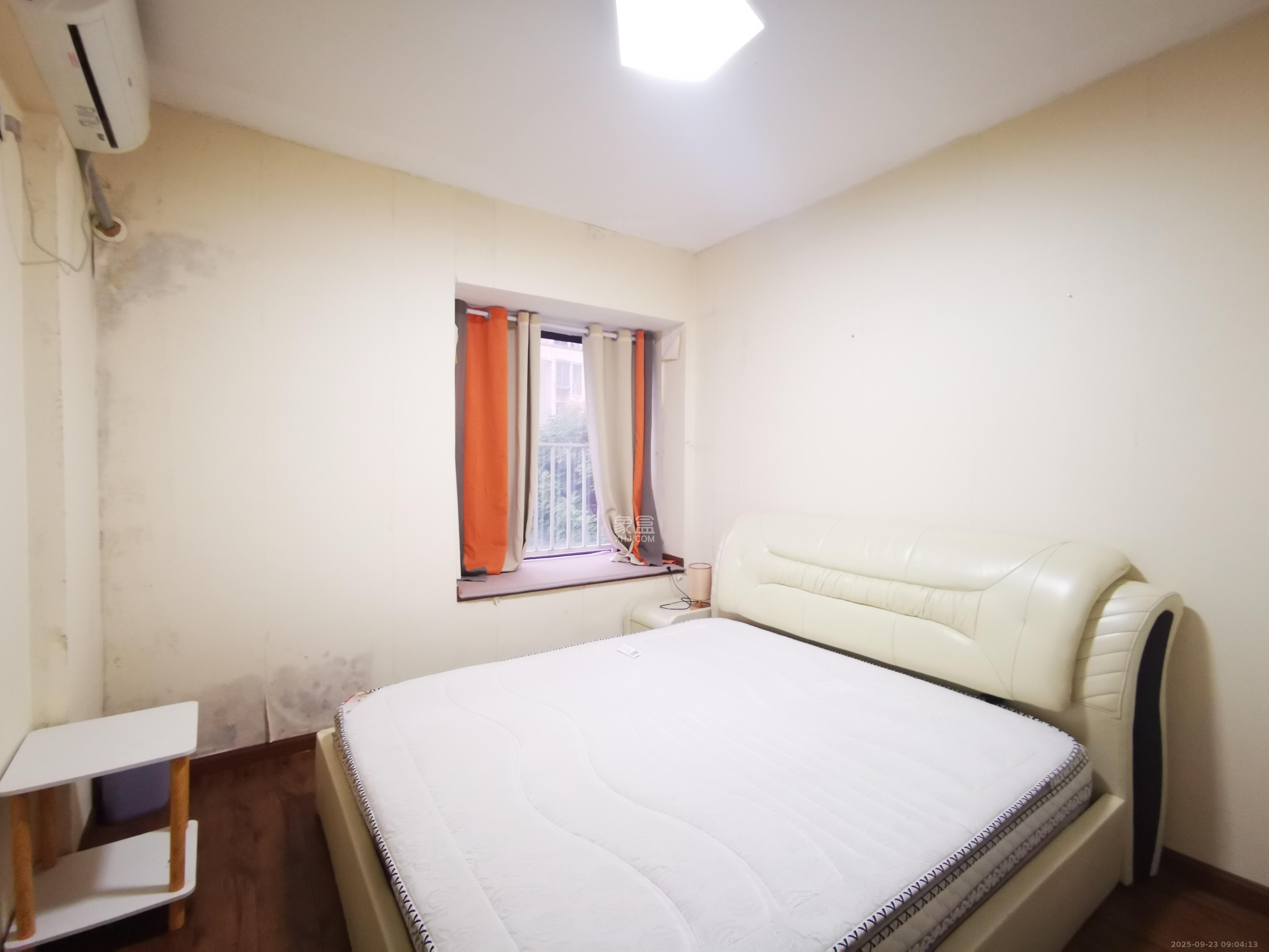 保利麓谷林语A区 2室2厅1卫 2100.0元/月 保利麓谷林语A区 2室2厅1卫 2100.0元/月室内图