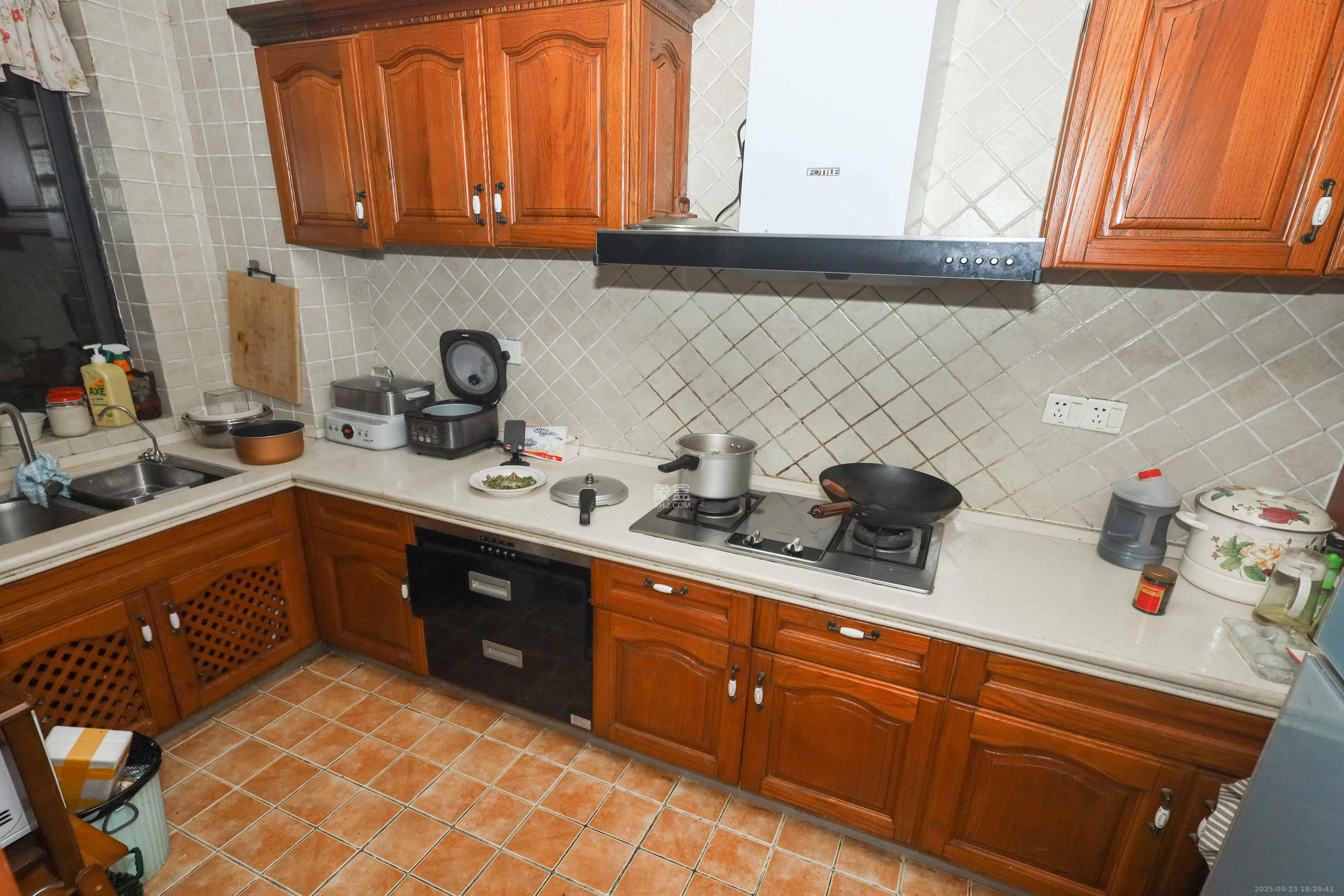 保利麓谷林语B区 3室2厅2卫 105.0万 保利麓谷林语B区 3室2厅2卫 105.0万厨房