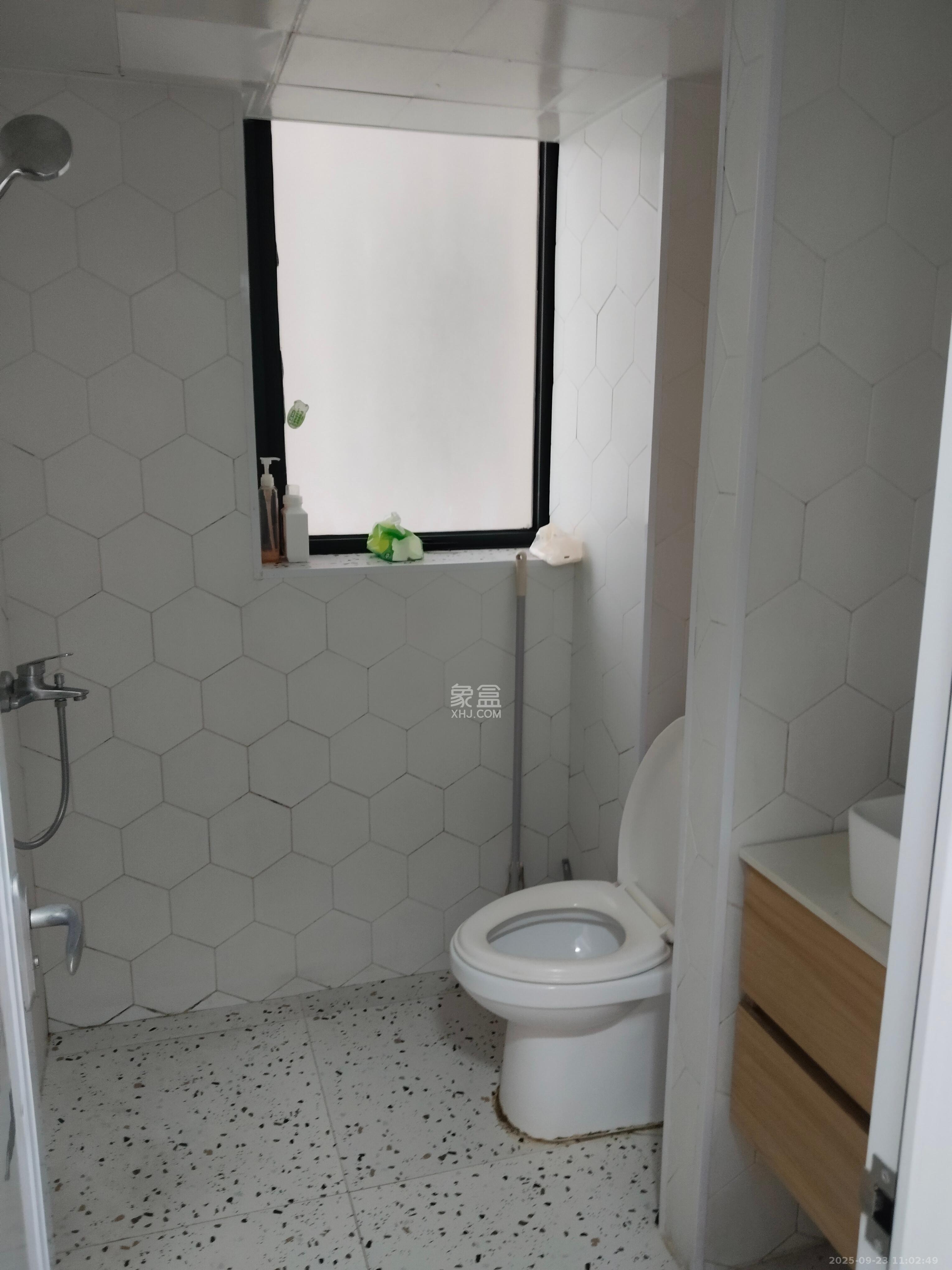 中天广场 2室1厅1卫 2600.0元/月 中天广场 2室1厅1卫 2600.0元/月室内图