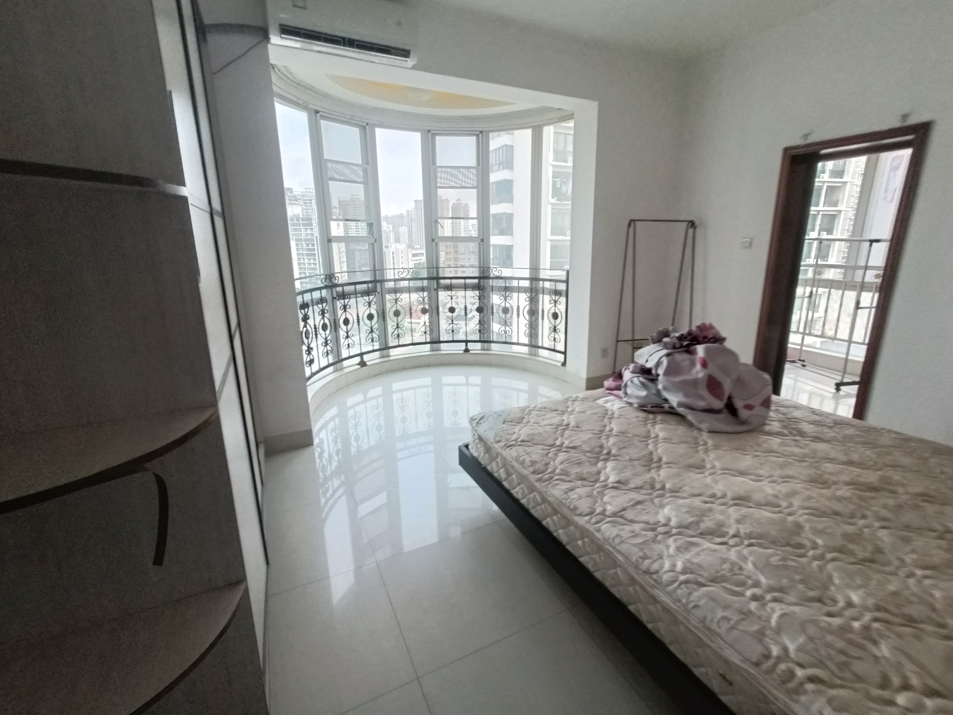 银通花园 3室2厅2卫 3200.0元/月 银通花园 3室2厅2卫 3200.0元/月室内图