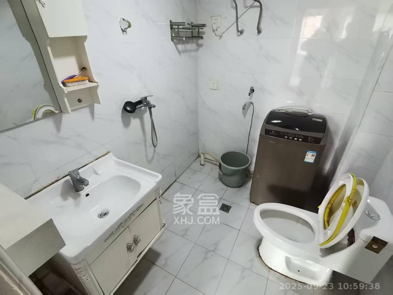 长远大厦 1室1厅1卫 1180.0元/月 长远大厦 1室1厅1卫 1180.0元/月室内图