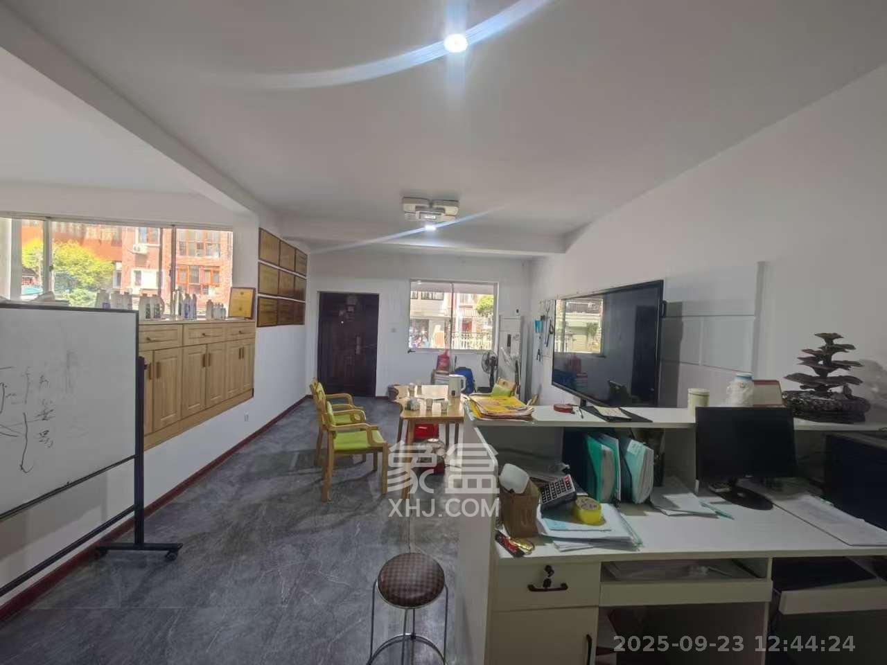 幸福里(幸福里一期) 4室2厅3卫 3500.0元/月 幸福里(幸福里一期) 4室2厅3卫 3500.0元/月室内图