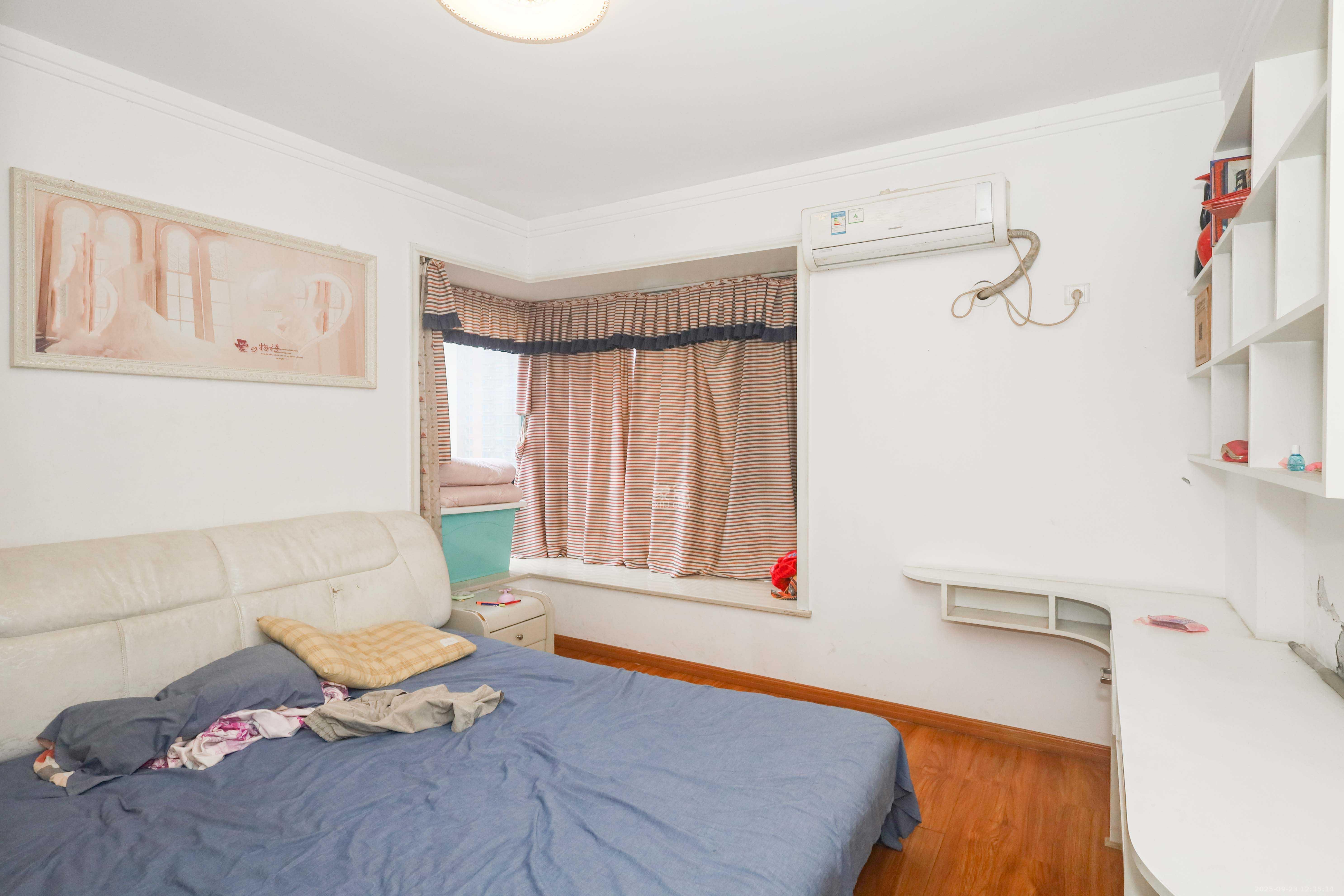 麓谷公馆(涉外国际公馆) 2室0厅0卫 55.0万 麓谷公馆(涉外国际公馆) 2室0厅0卫 55.0万卧室