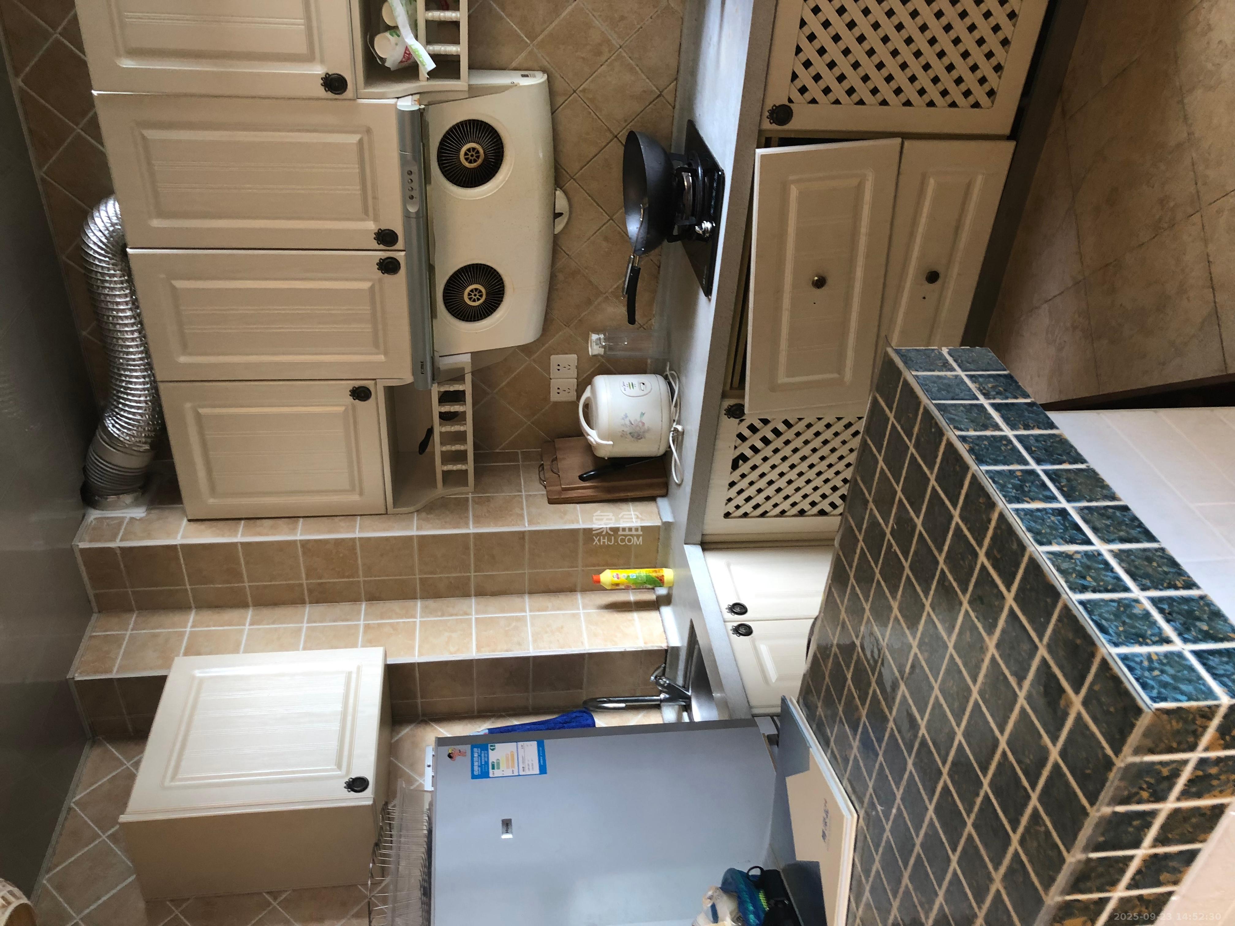 书院观邸 1室1厅1卫 2200.0元/月 书院观邸 1室1厅1卫 2200.0元/月室内图