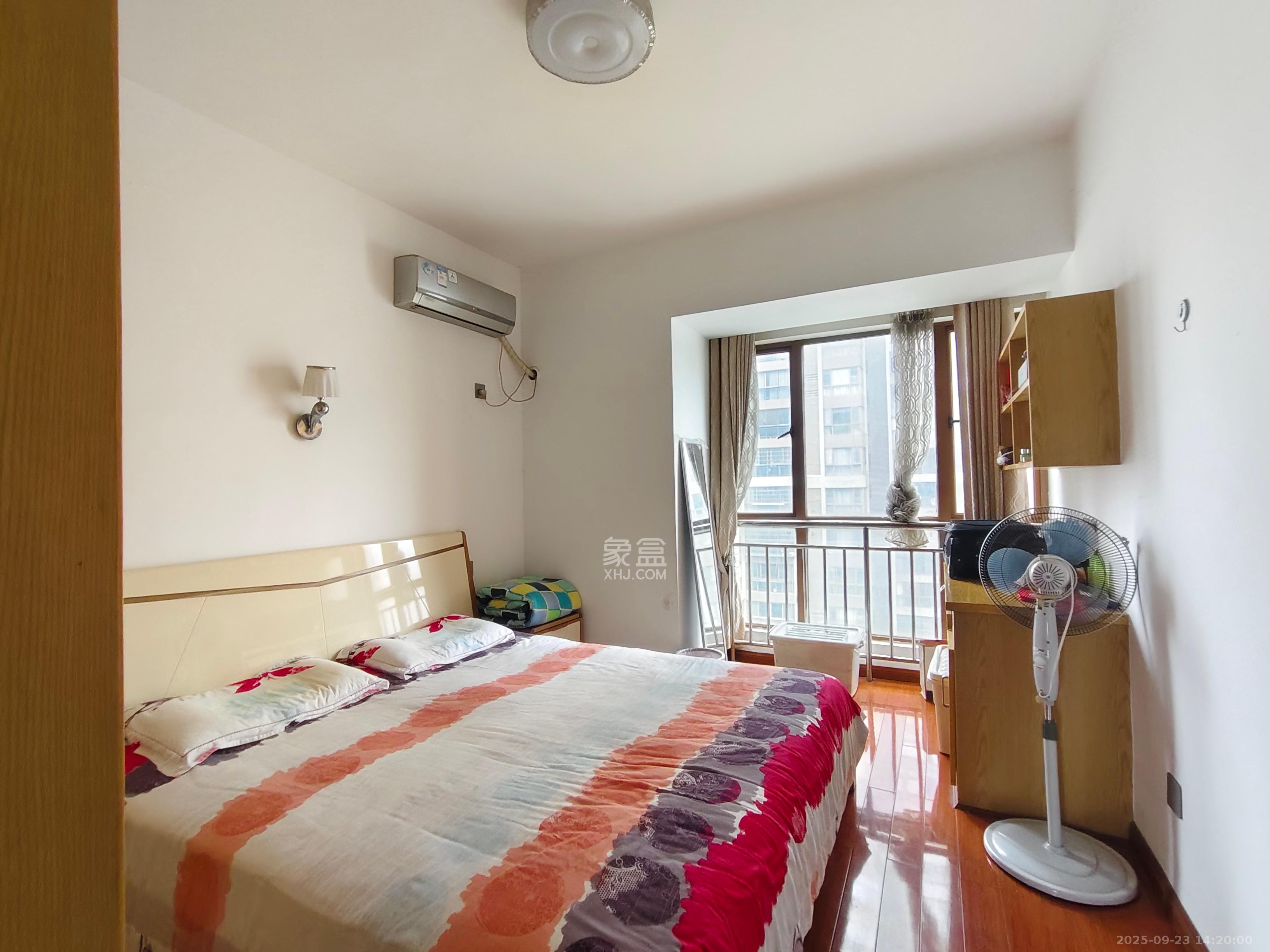 锑都家园  3室2厅2卫    2000.0元/月室内图