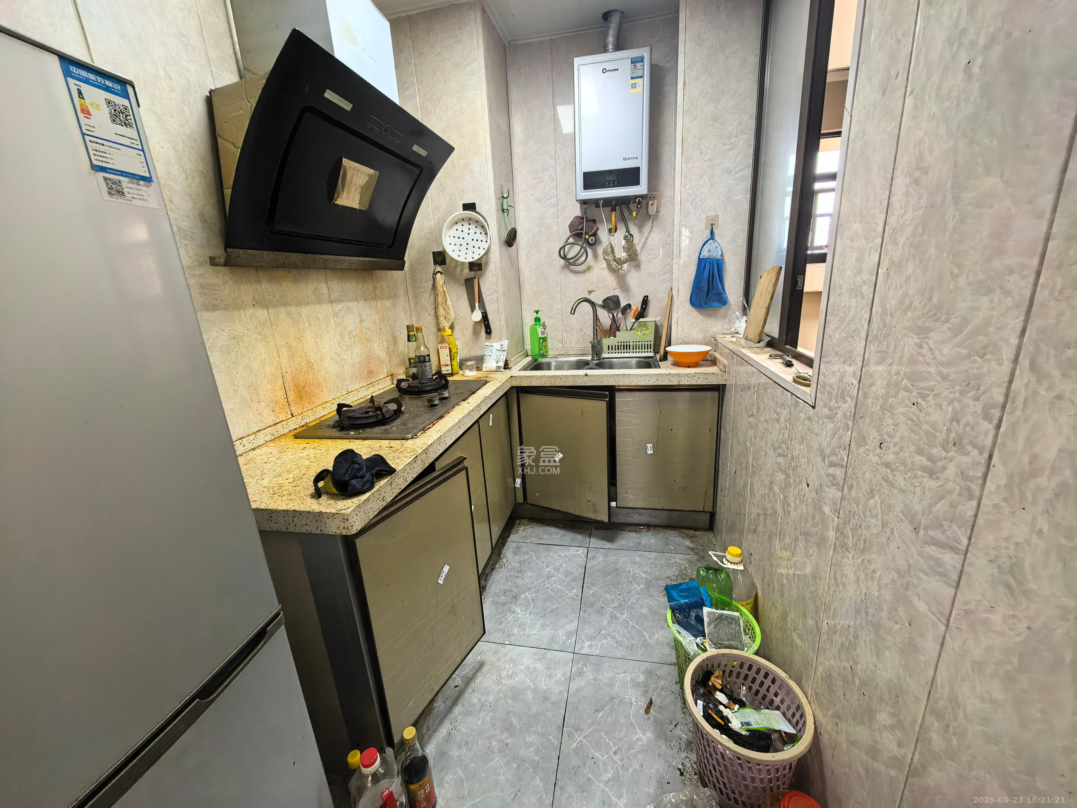 华润置地广场二期 3室2厅2卫 2000.0元/月 华润置地广场二期 3室2厅2卫 2000.0元/月室内图