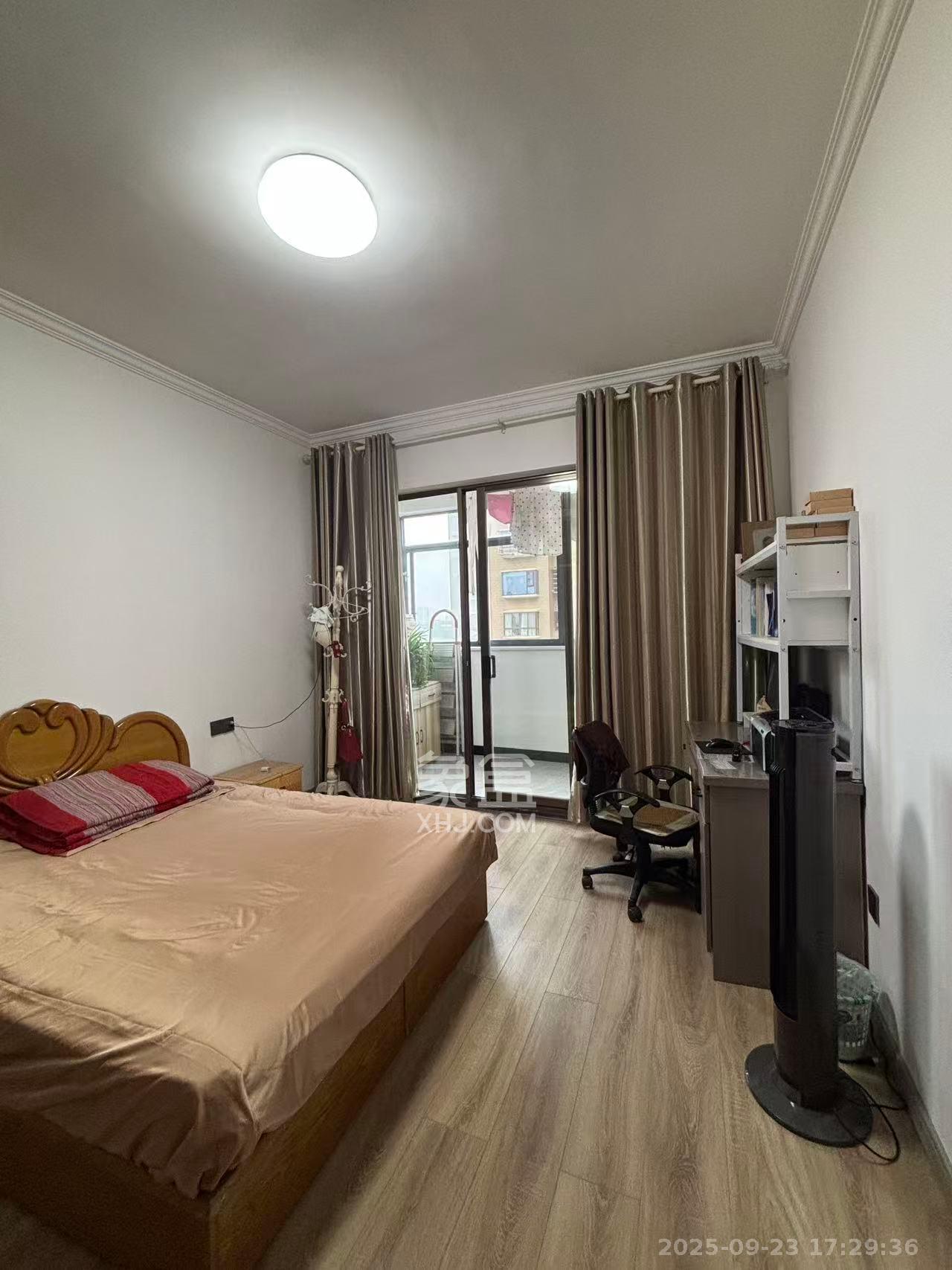 金汇园（鄱馨苑、省国税局单位房）  2室2厅1卫    2400.0元/月室内图