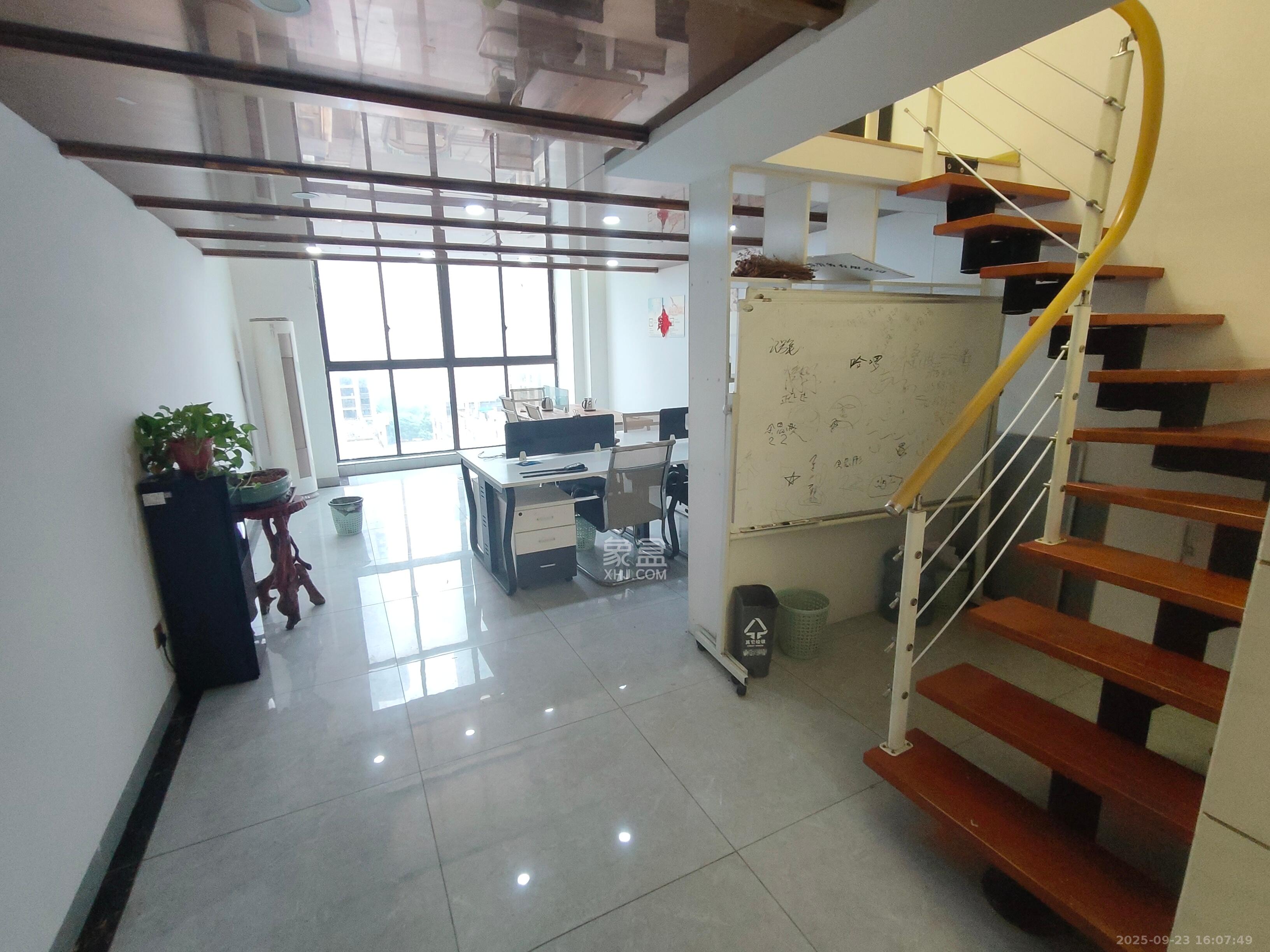 金科时代中心 1室1厅1卫 2000.0元/月 金科时代中心 1室1厅1卫 2000.0元/月室内图