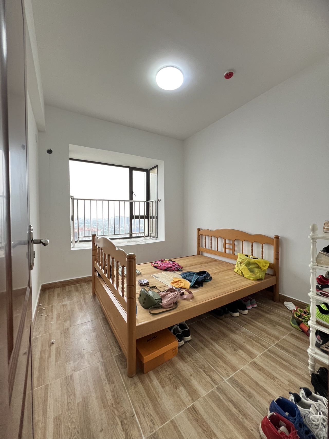 新琼雅苑 4室2厅2卫 135.0万 新琼雅苑 4室2厅2卫 135.0万客厅