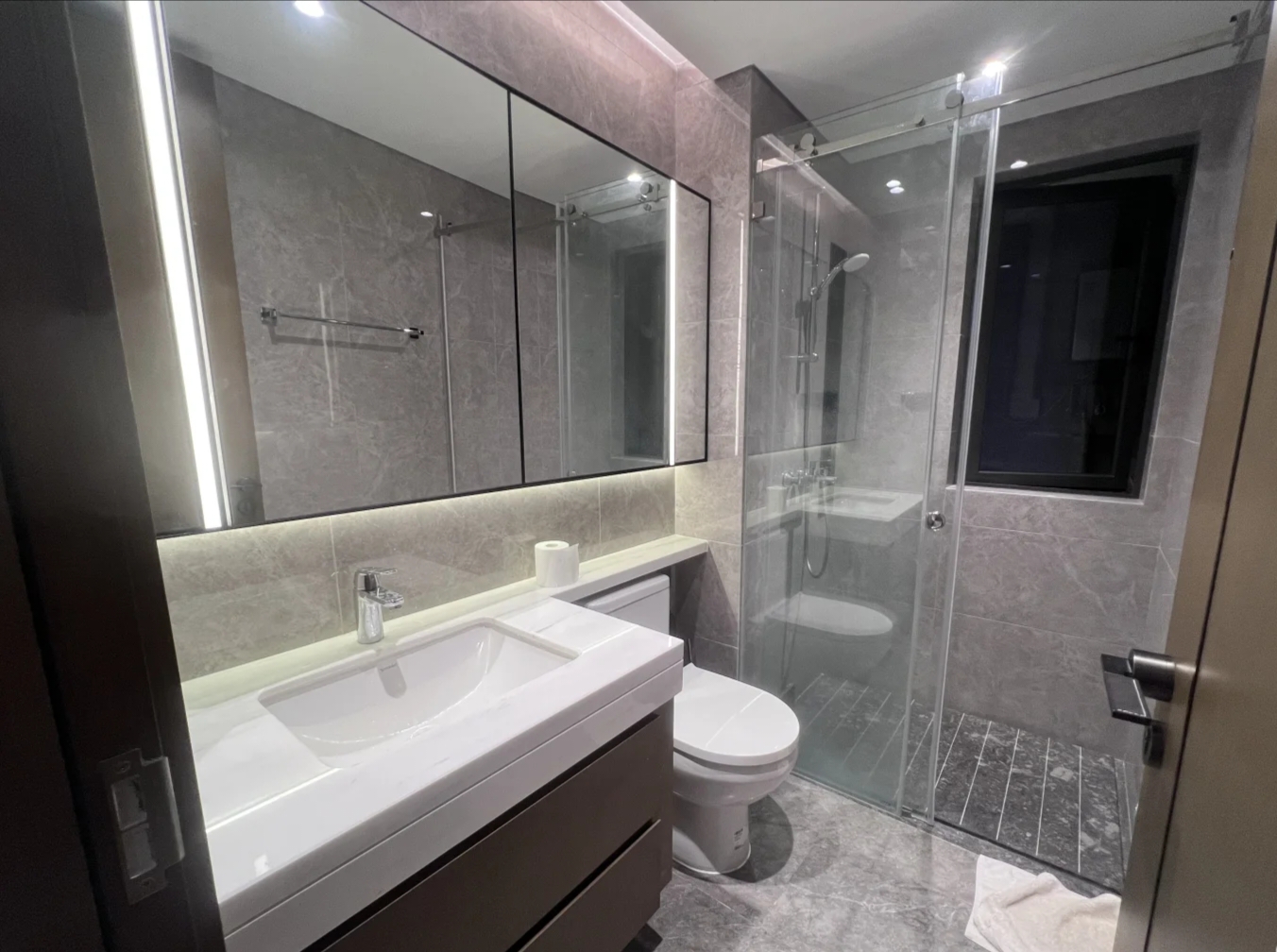 仁恒滨江园(一.二期) 3室2厅2卫 3800.0元/月 仁恒滨江园(一.二期) 3室2厅2卫 3800.0元/月室内图