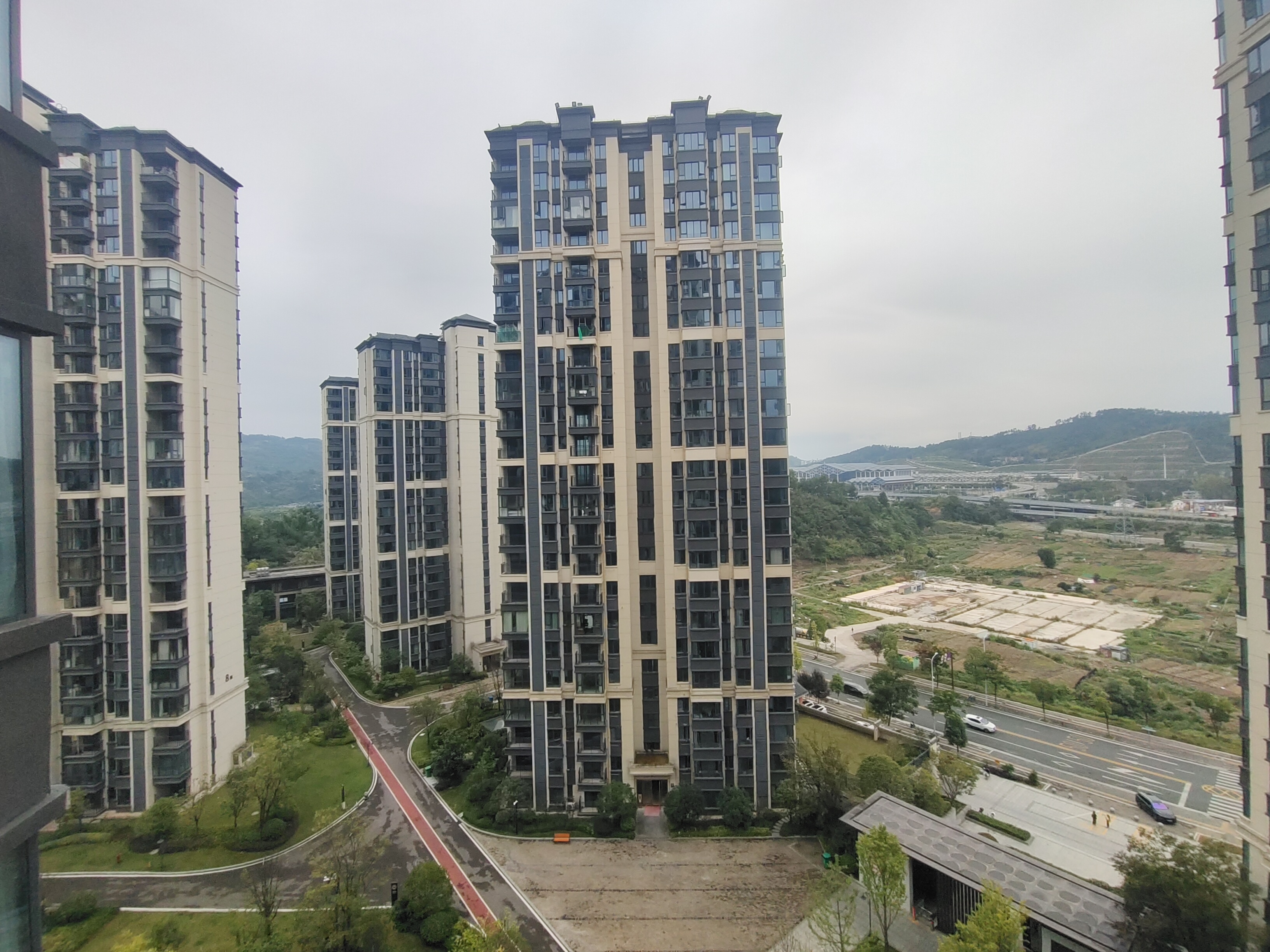 中建凤栖台  4室2厅2卫    55.8万