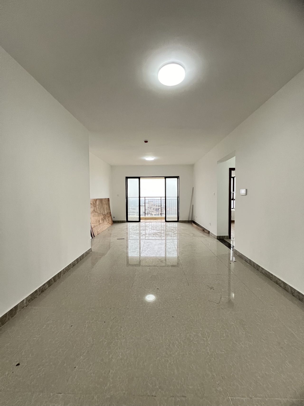 新琼雅苑 4室2厅2卫 135.0万 新琼雅苑 4室2厅2卫 135.0万客厅