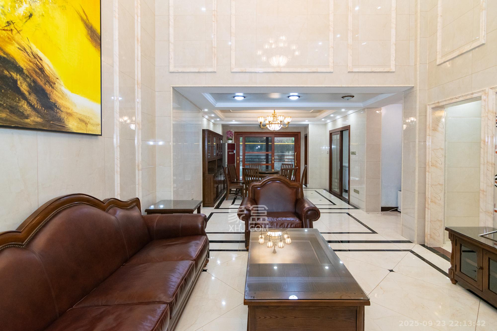 悦禧国际山庄  5室3厅4卫    438.0万 悦禧国际山庄  5室3厅4卫    438.0万