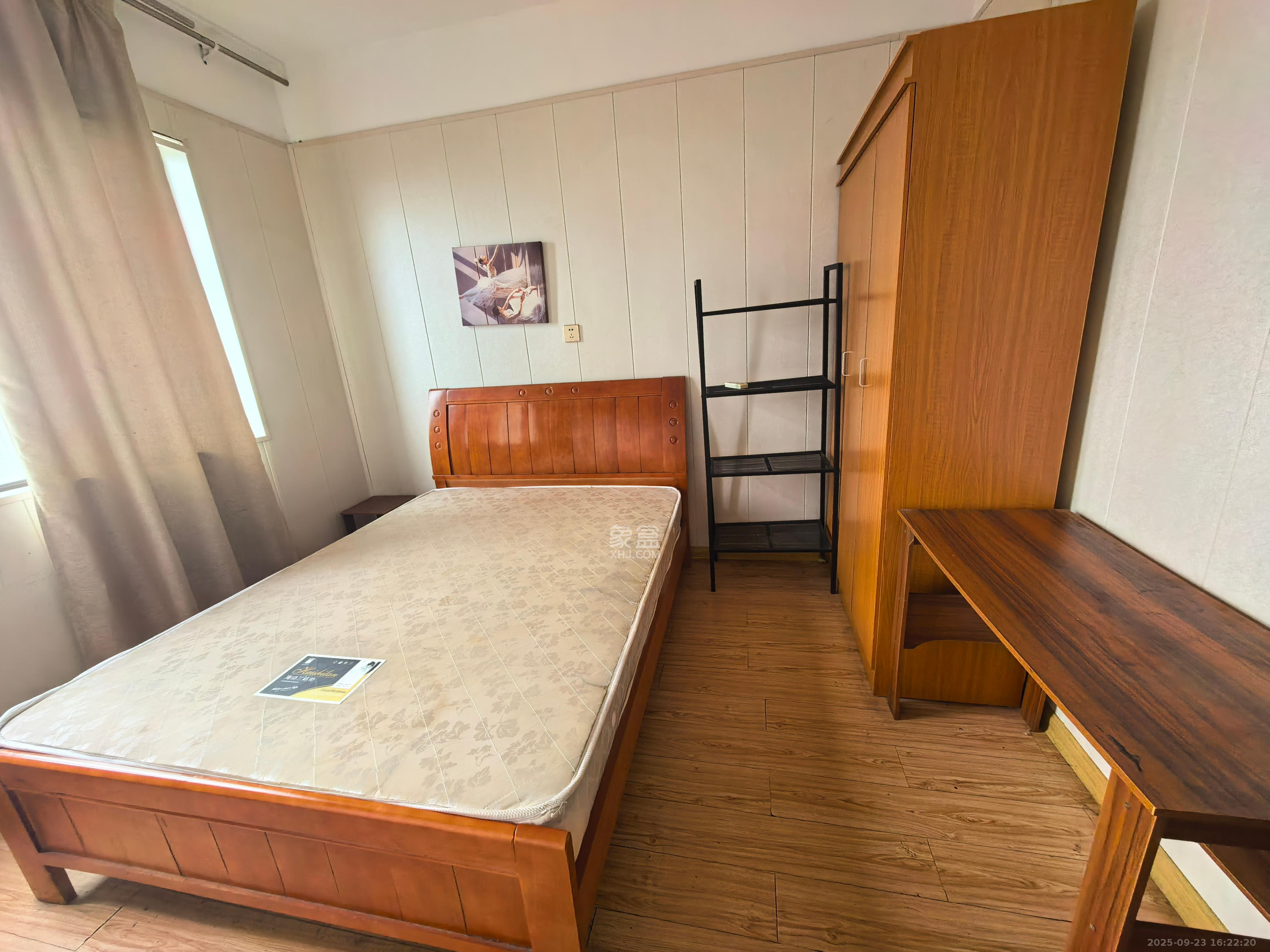 华润置地广场二期 3室2厅3卫 2000.0元/月 华润置地广场二期 3室2厅3卫 2000.0元/月室内图